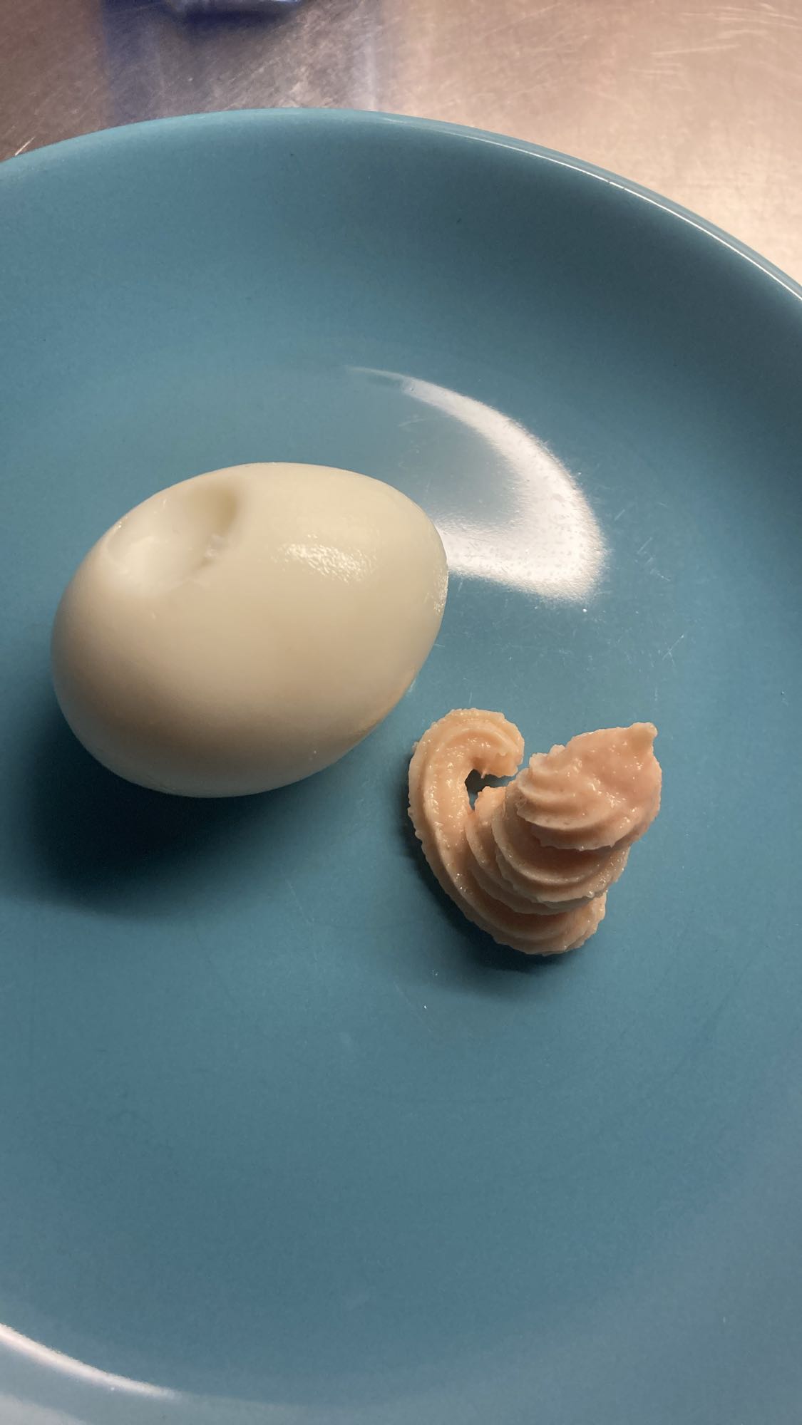 Kokt ägg med kaviar