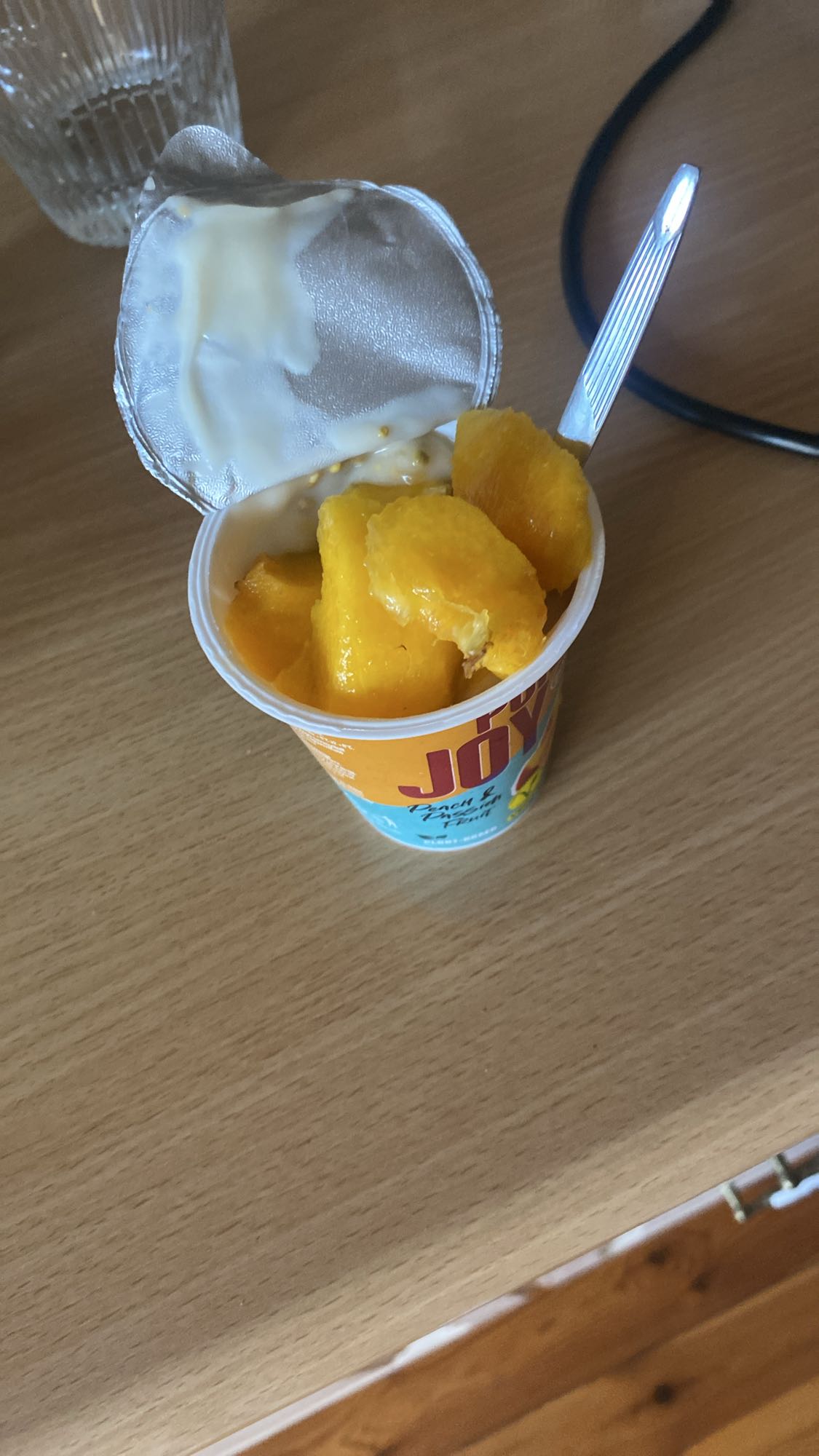 Jogurt z brzoskwinią