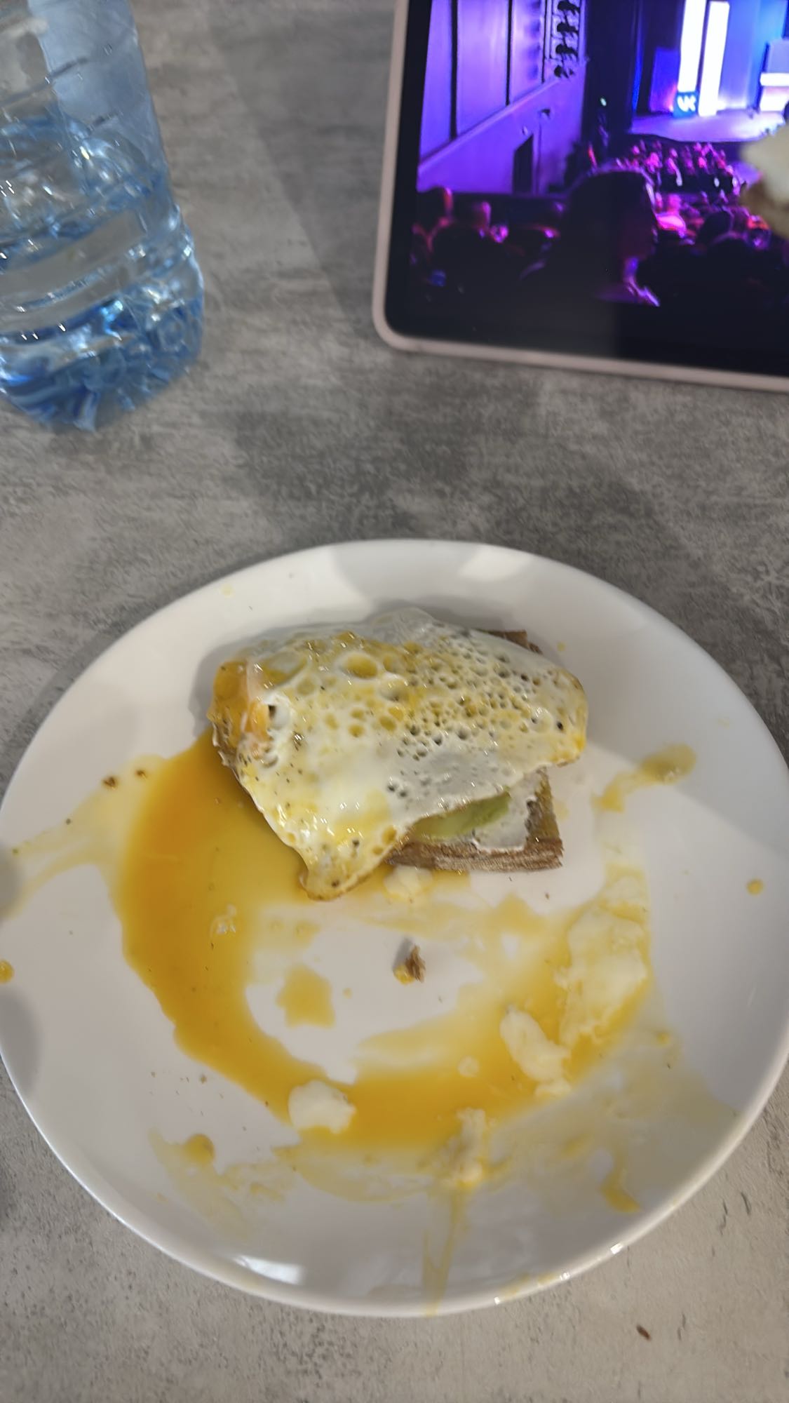 Бутерброд с яйцом