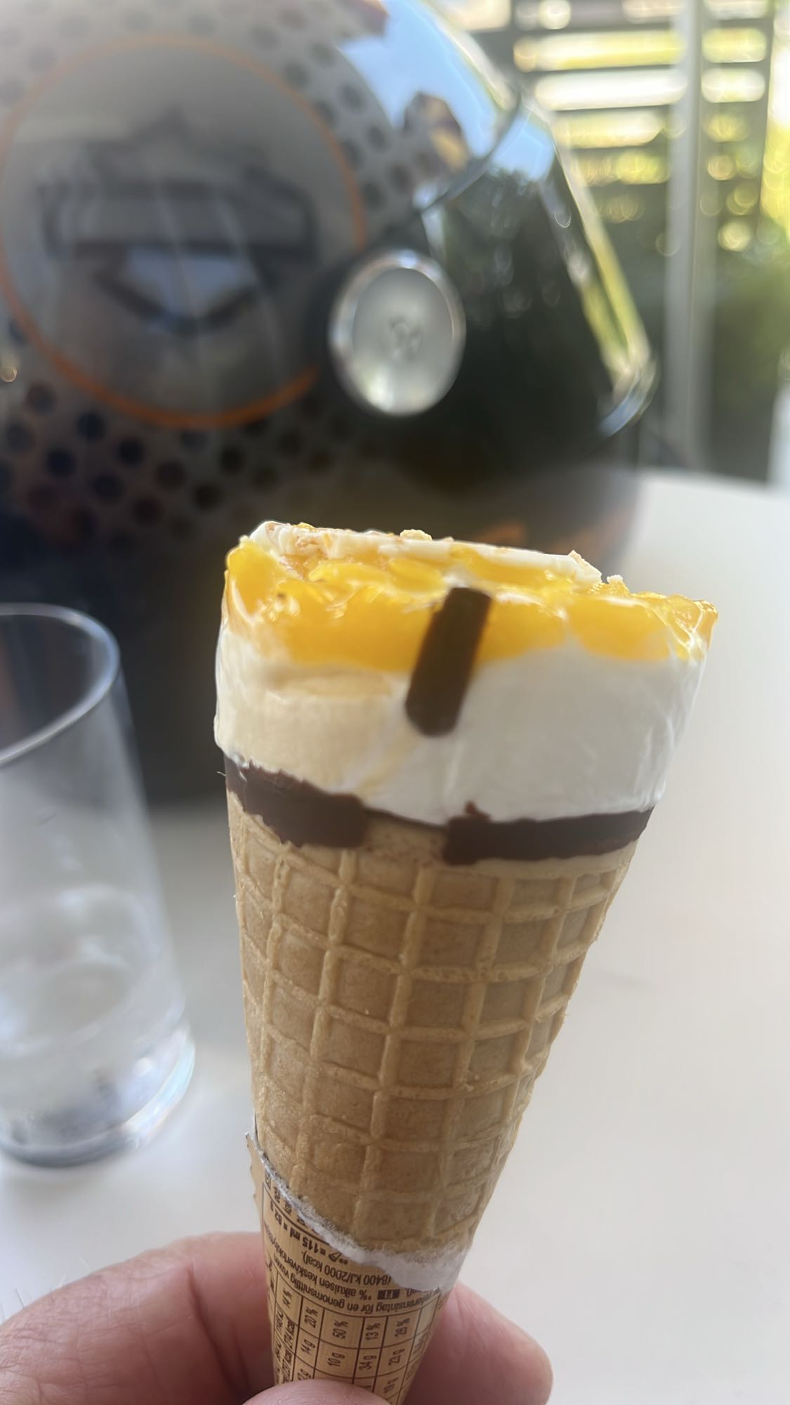 Glass med mango i rån