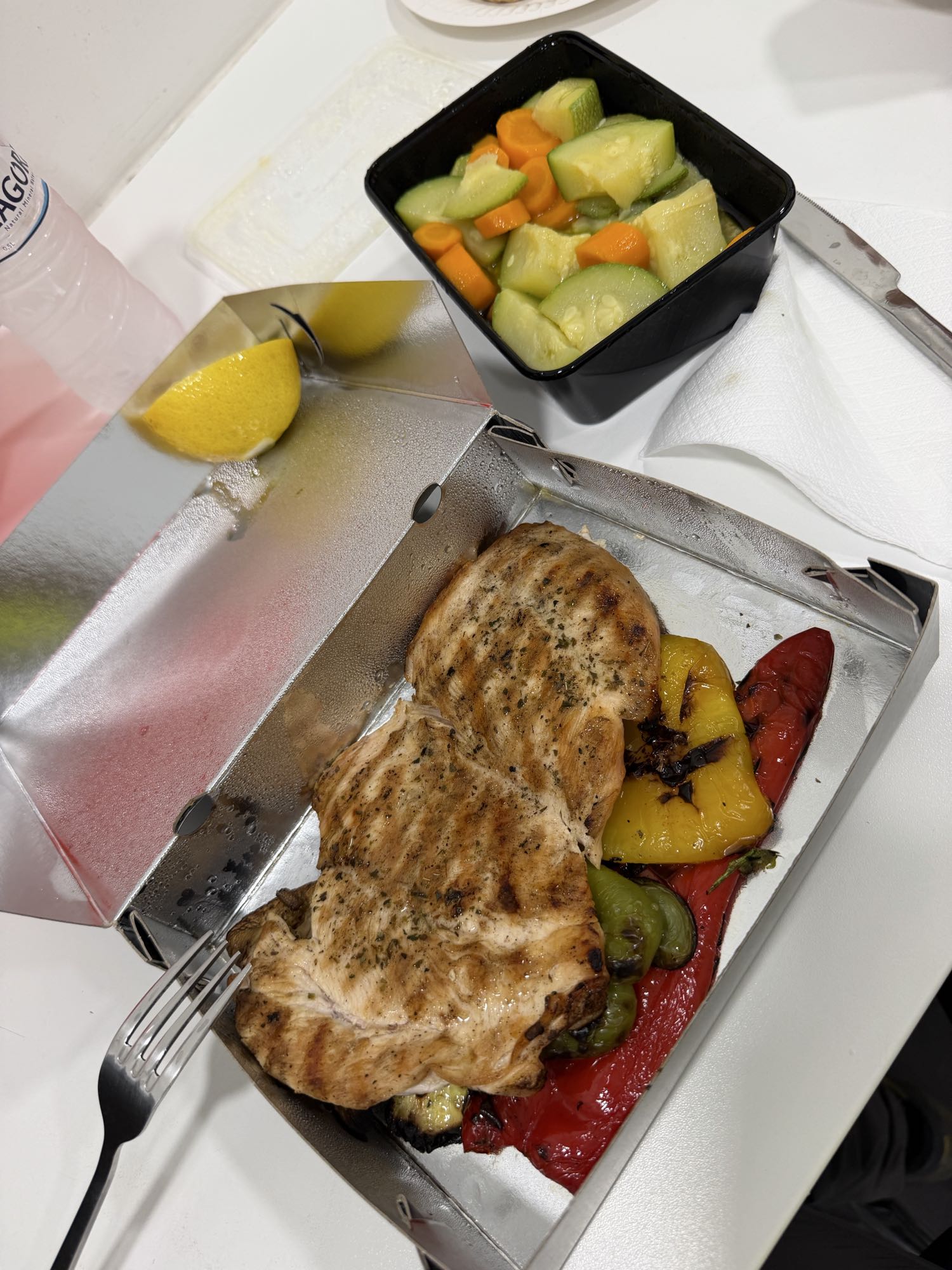 Pollo grigliato e verdure