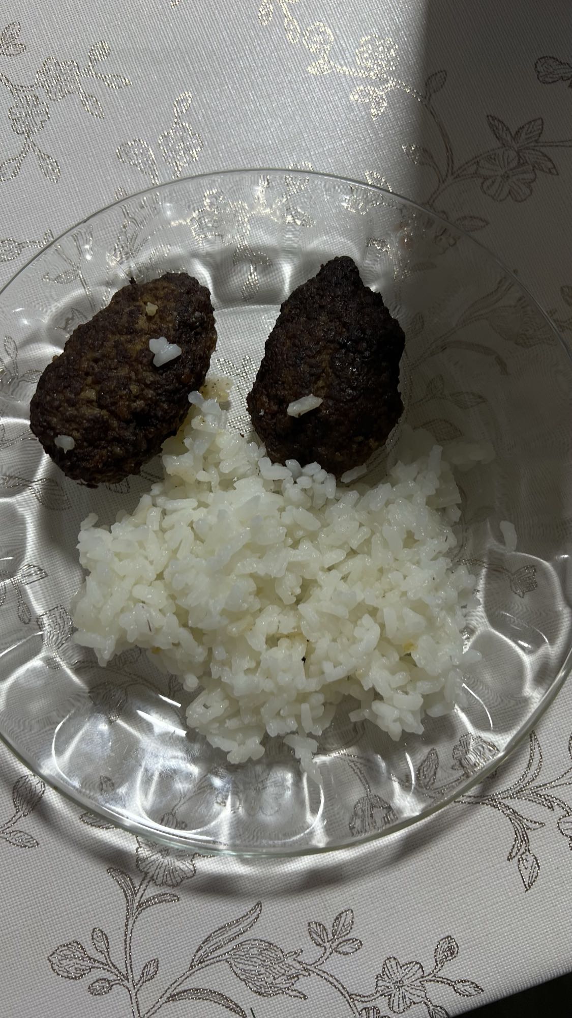 Рис с котлетами