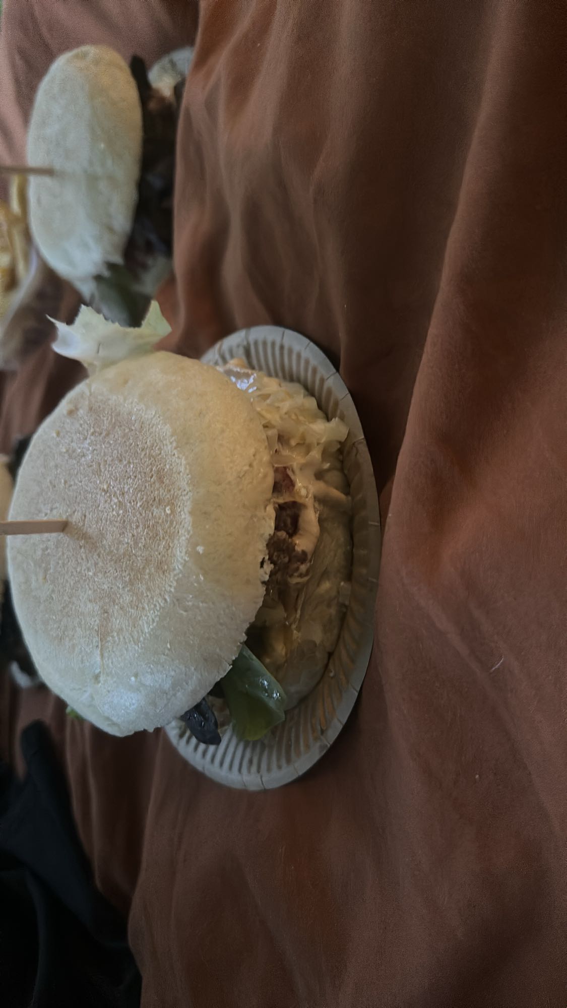 Burger au bœuf et chou