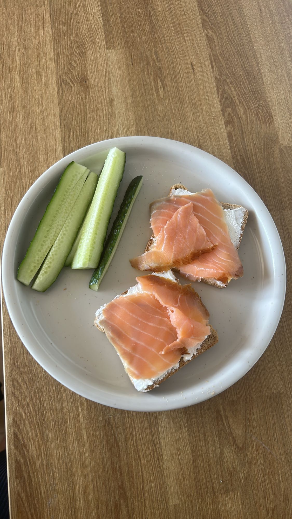 Salmon Crispbread Plate