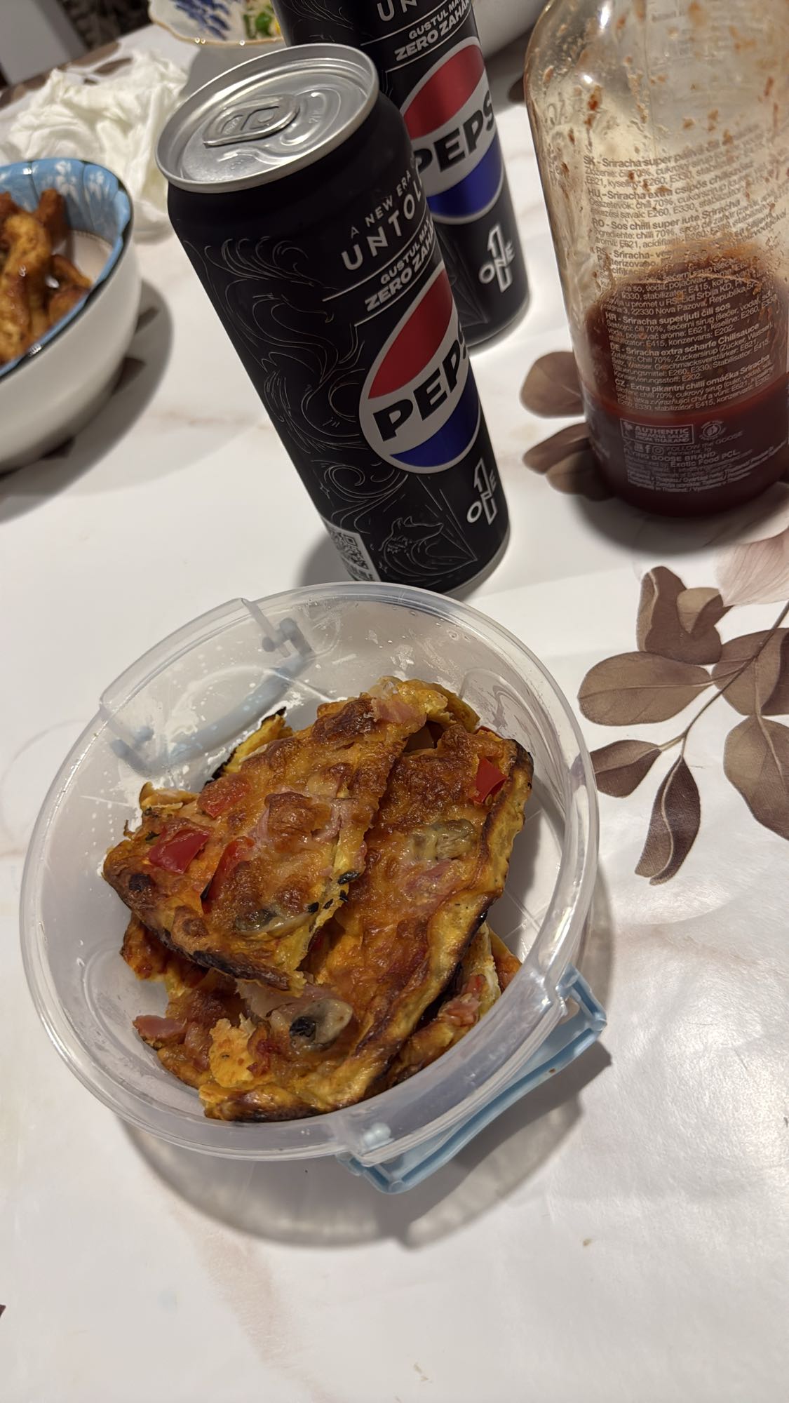 Omletă pizza cu sos