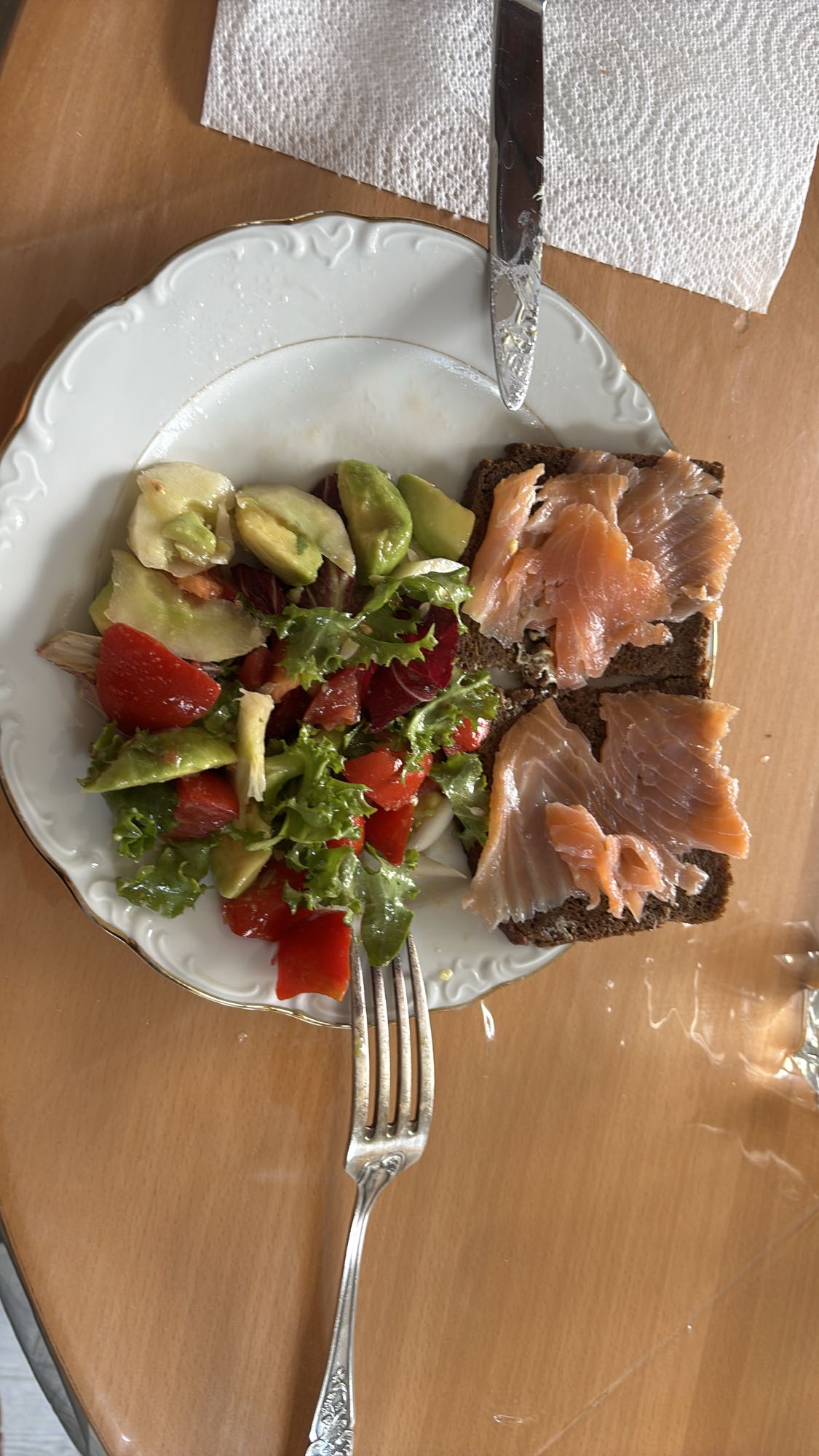 Tartines saumon salade
