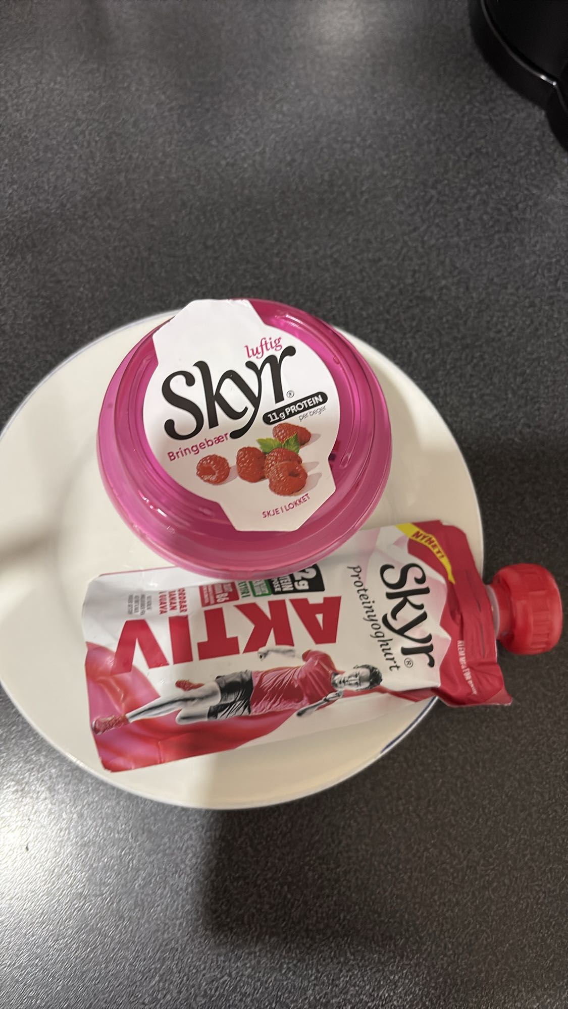Skyr med bringebær