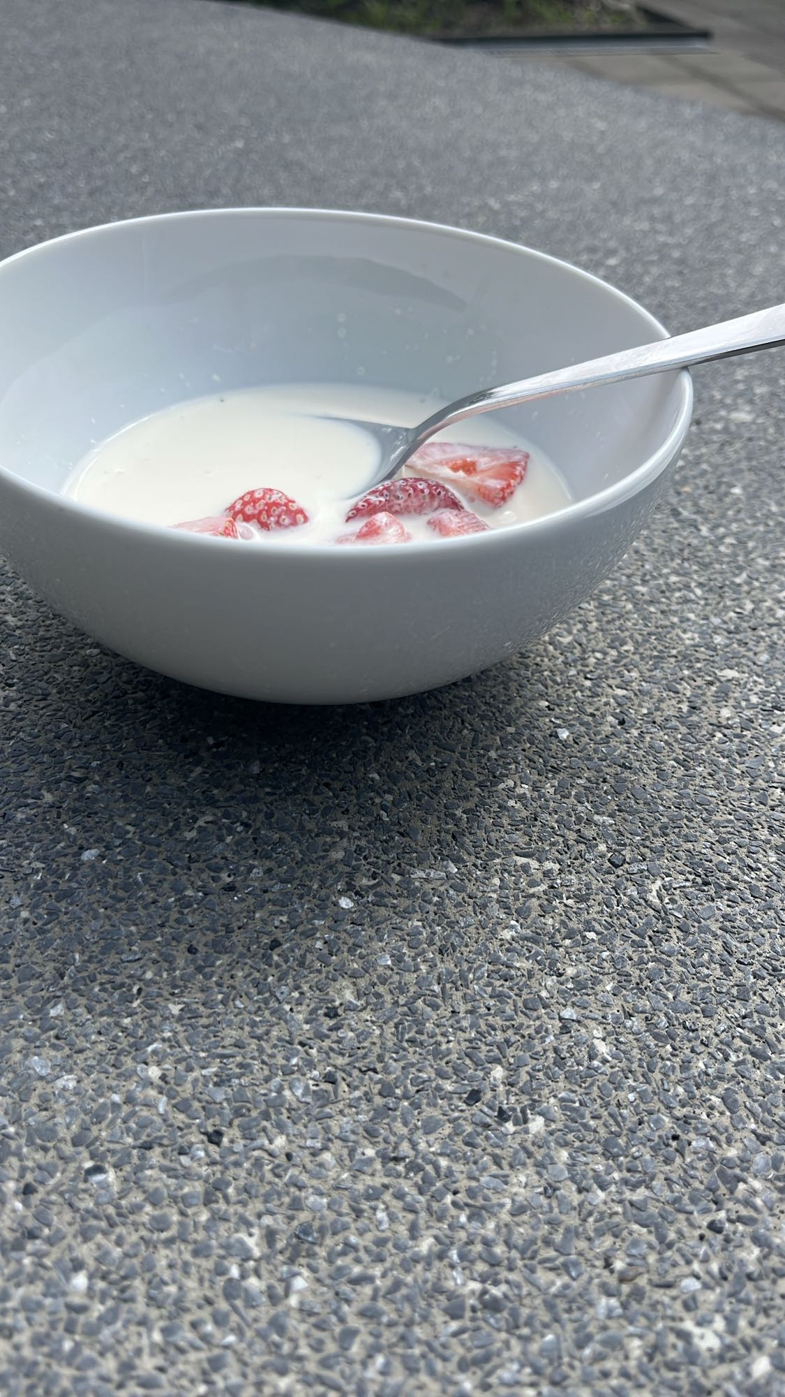 Jordgubbar med mjölk
