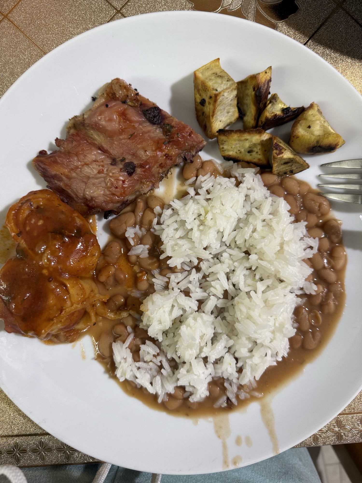 Arroz, feijão e carne