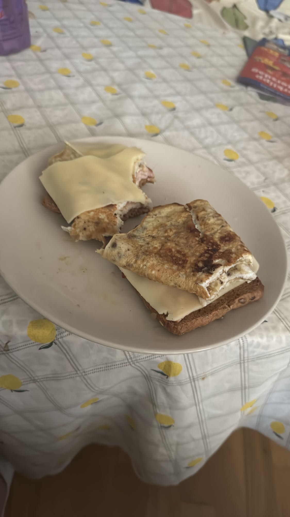 Äggmackor med ost
