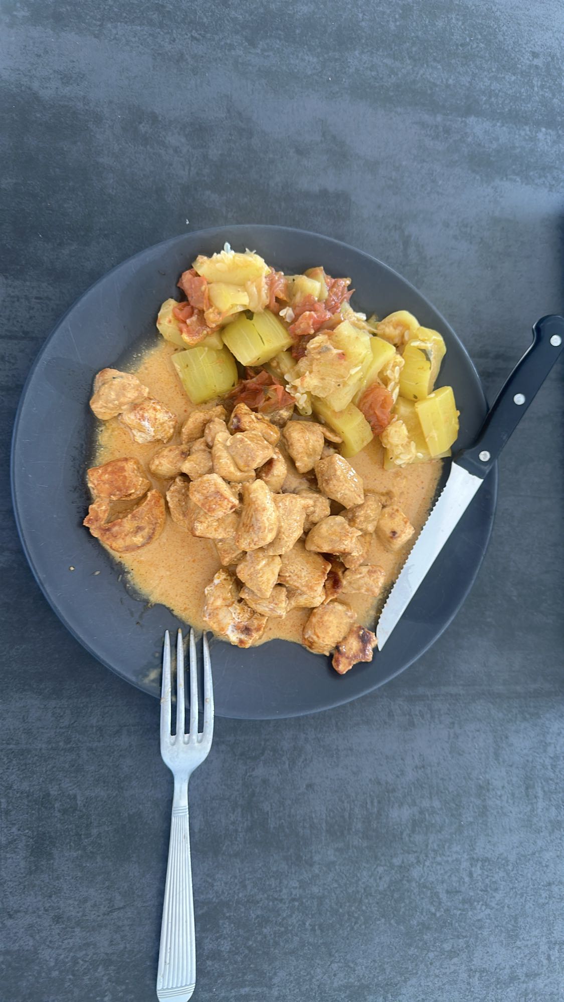 Poulet sauce et légumes