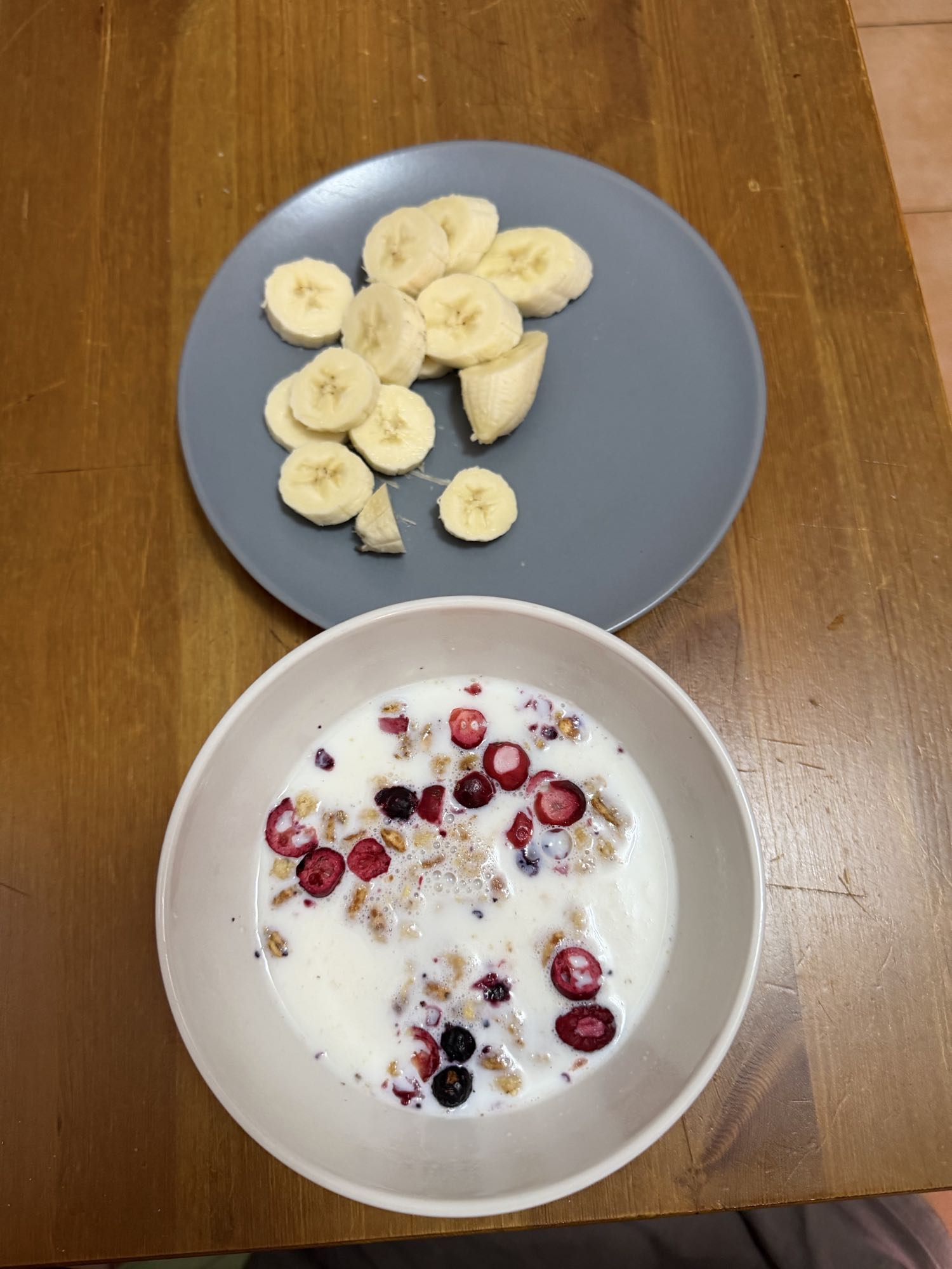 Miusli z molokom i bananom