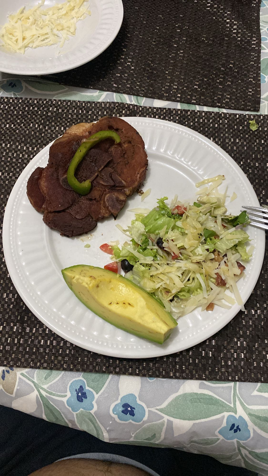 carne con ensalada