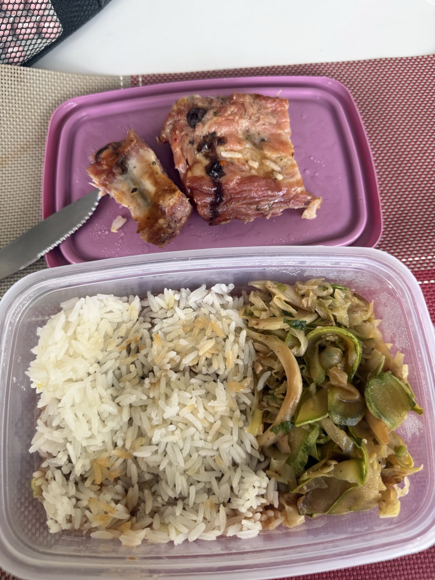 Arroz com costela e legumes