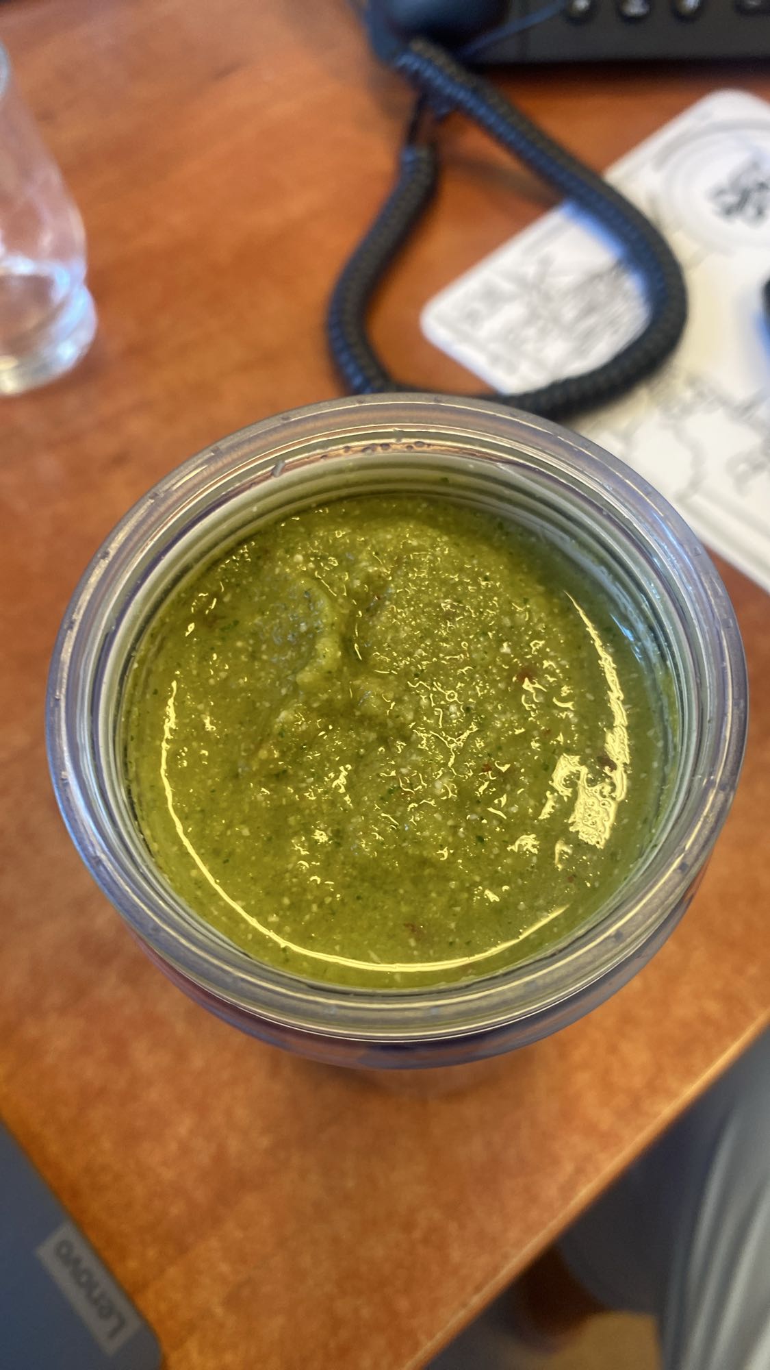 Smoothie z pietruszki z jabłkiem, pomarańczą i pestkami dyni