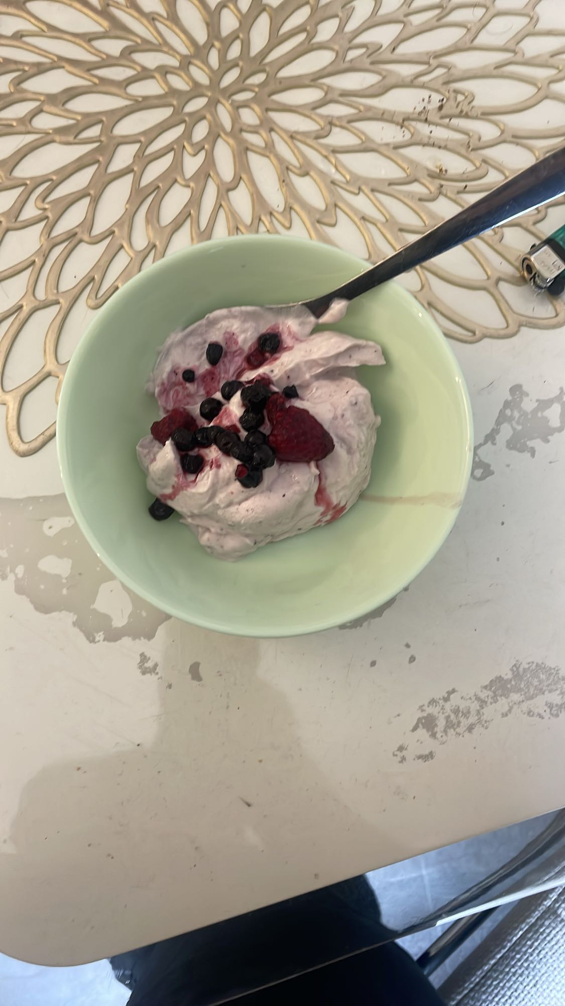 Yoghurt med bär