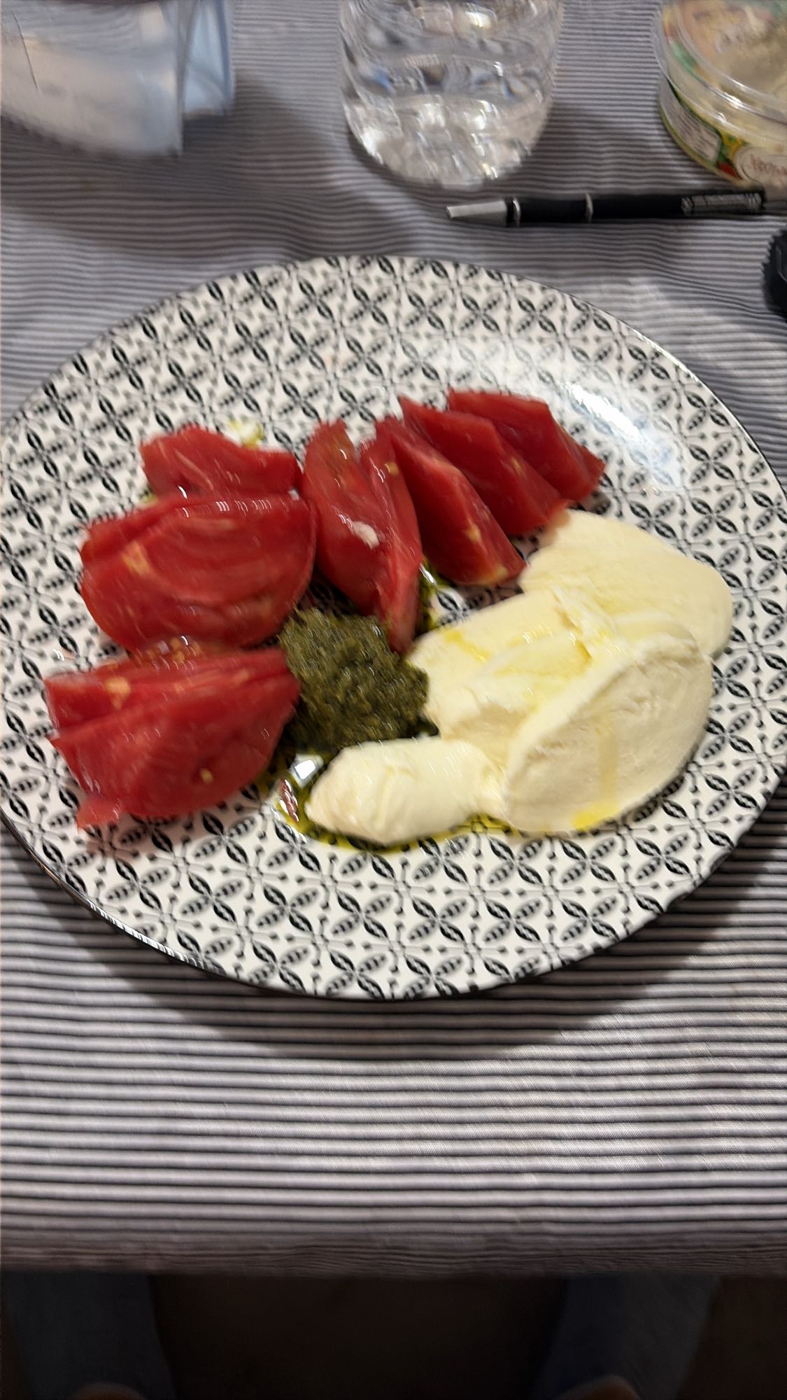 Домати с моцарела