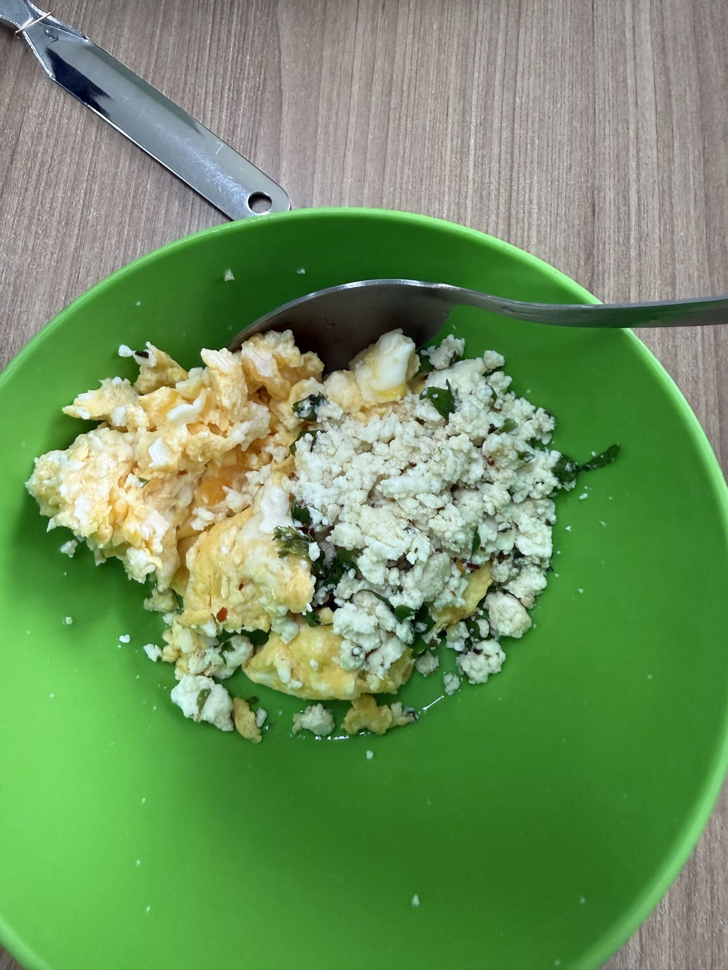 Ovos mexidos com queijo