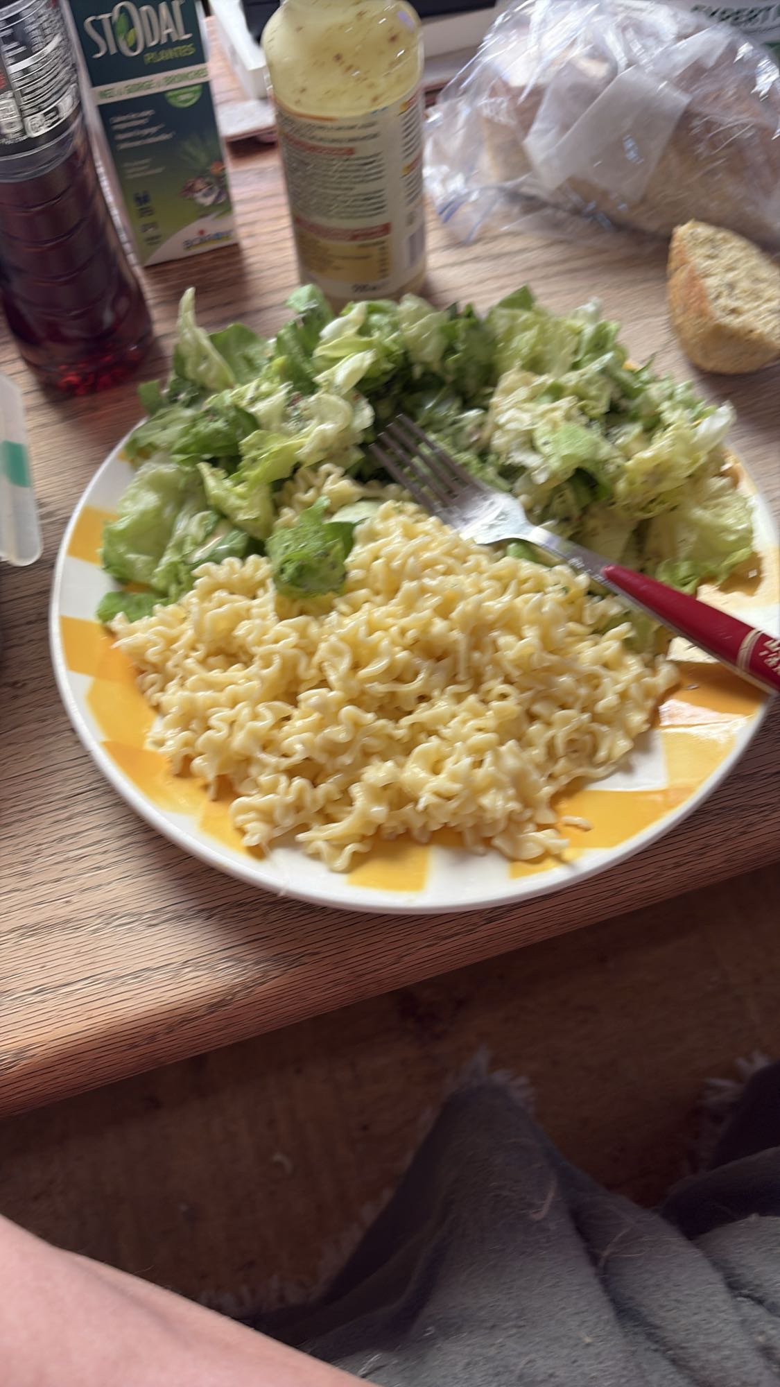 Pâtes et salade verte