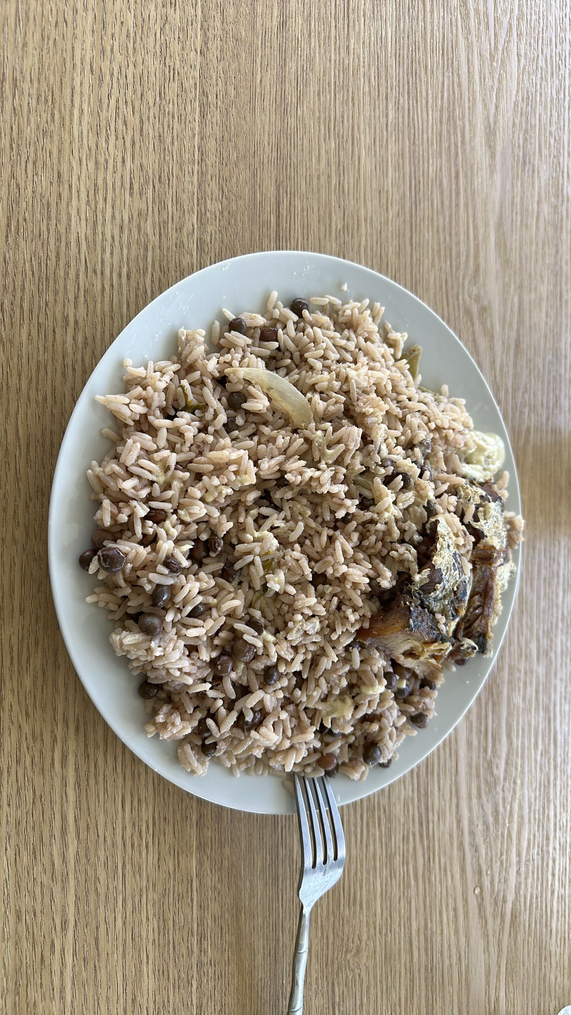 Riz aux lentilles et poisson