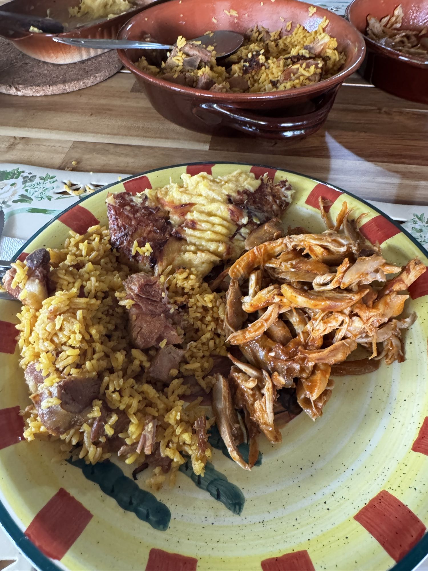 arroz con carne y pollo