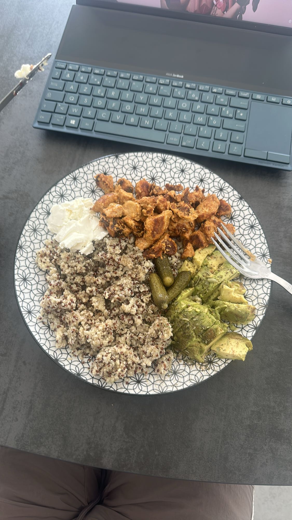 Poulet quinoa avocat