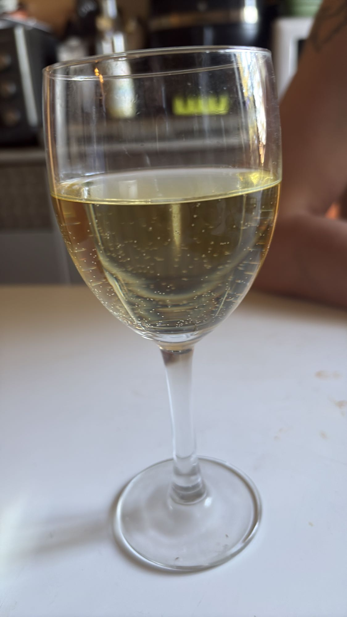 Vin blanc pétillant