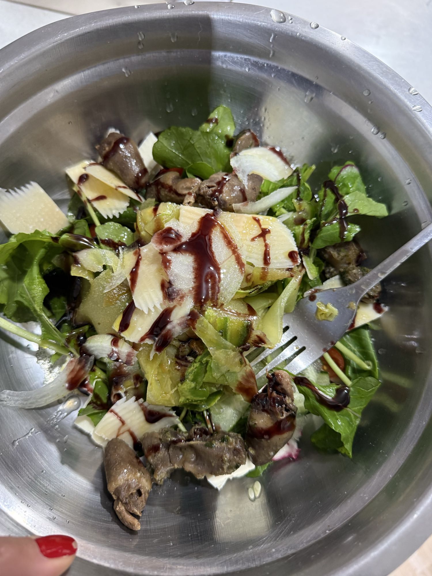 Salada com frango e queijo