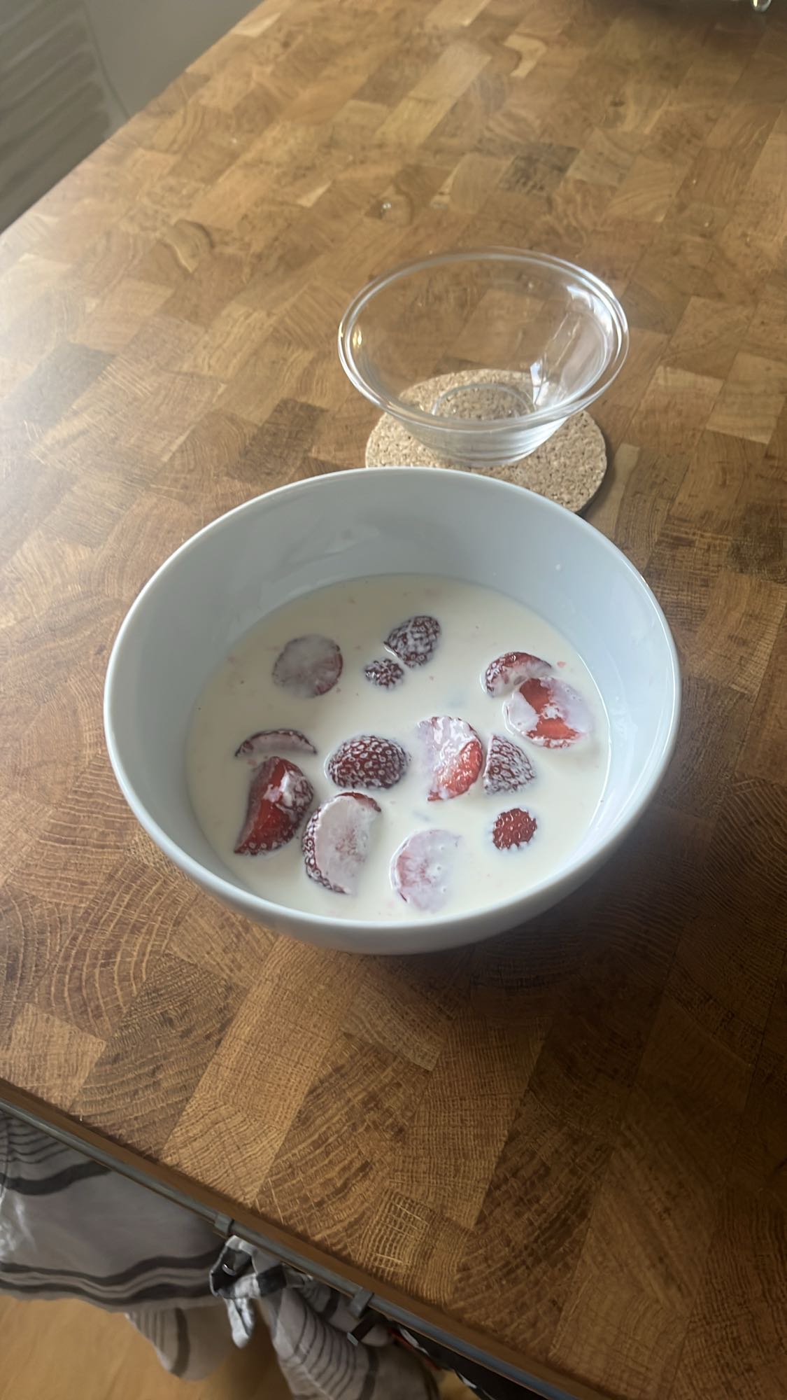 Jordgubbar med mjölk