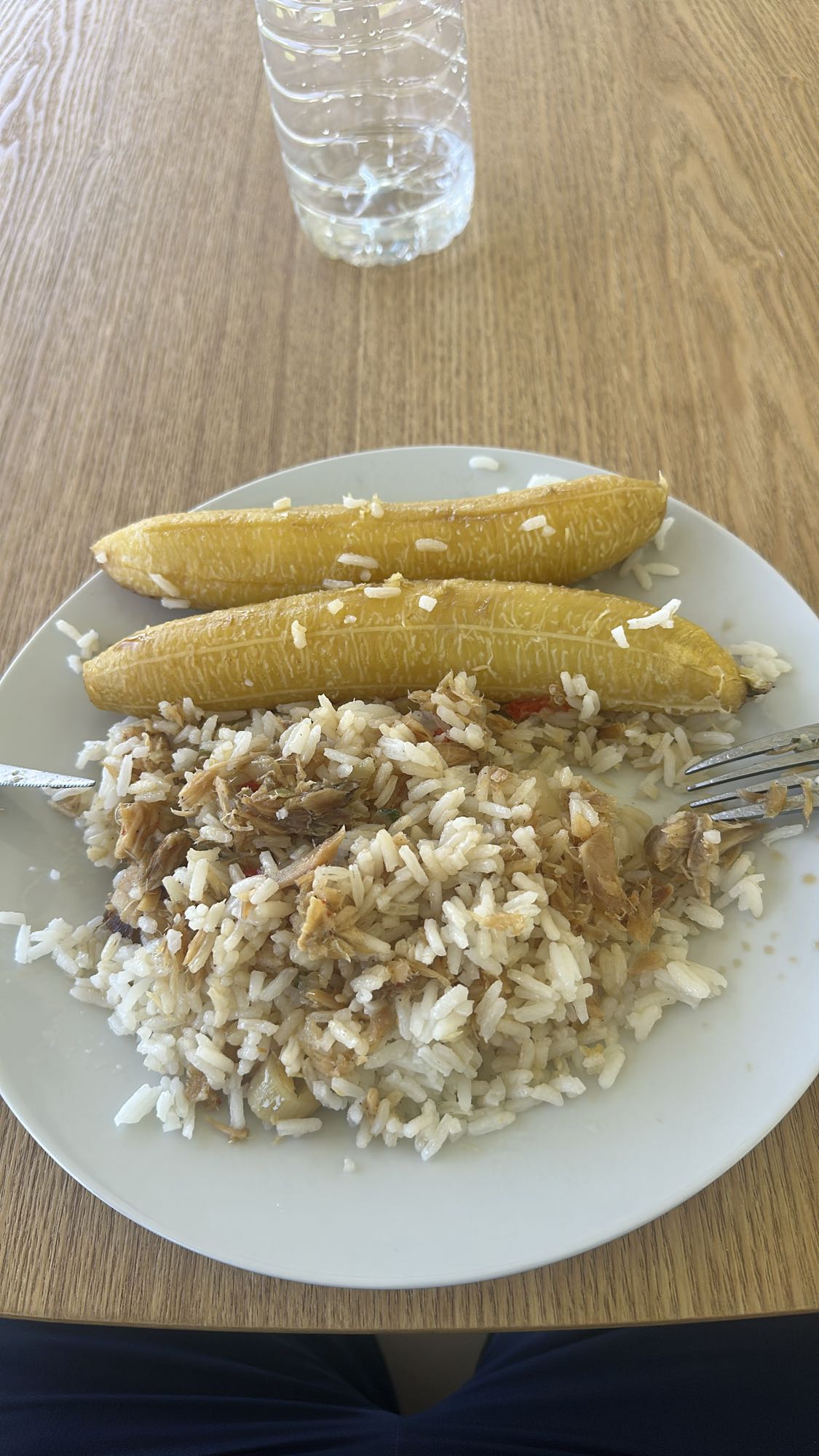 Riz poisson et bananes