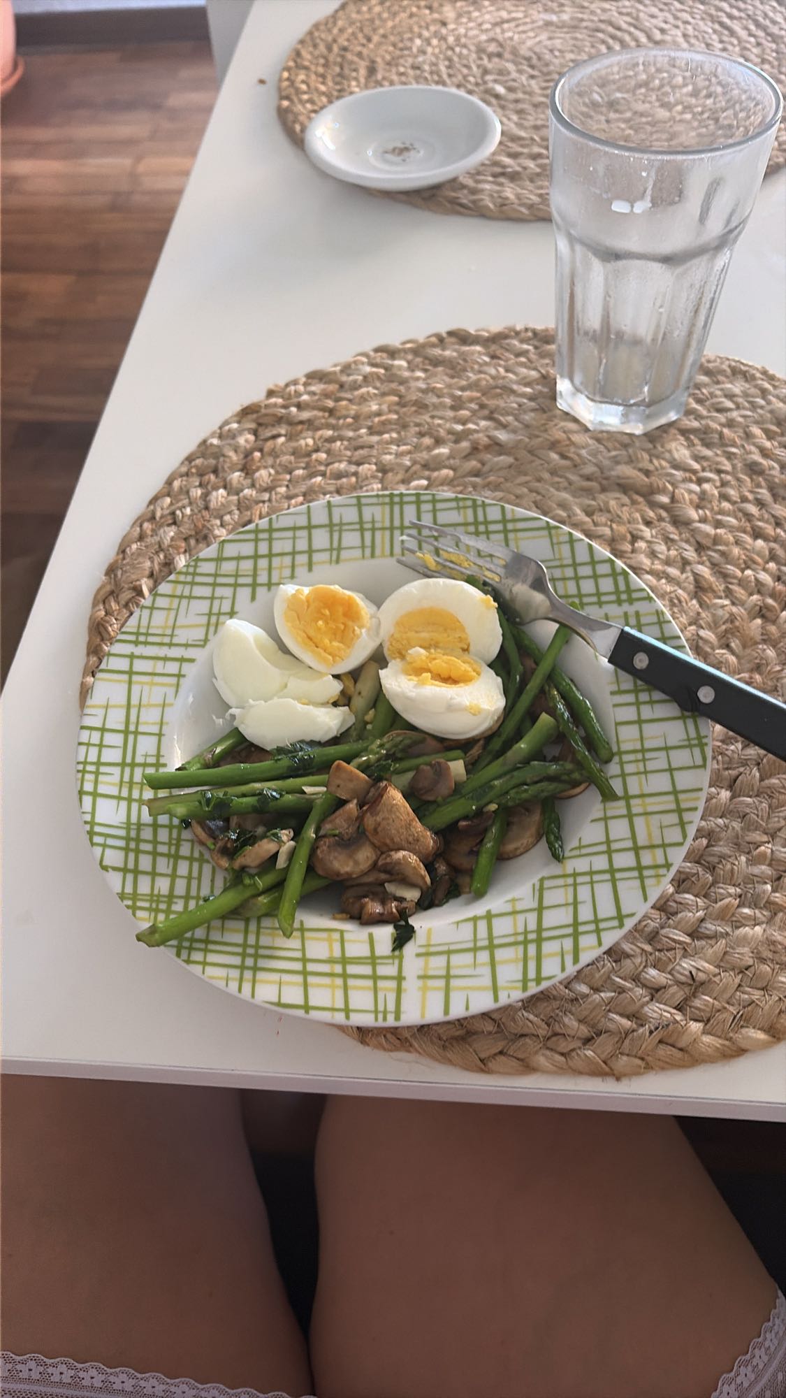 Ensalada tibia con huevo