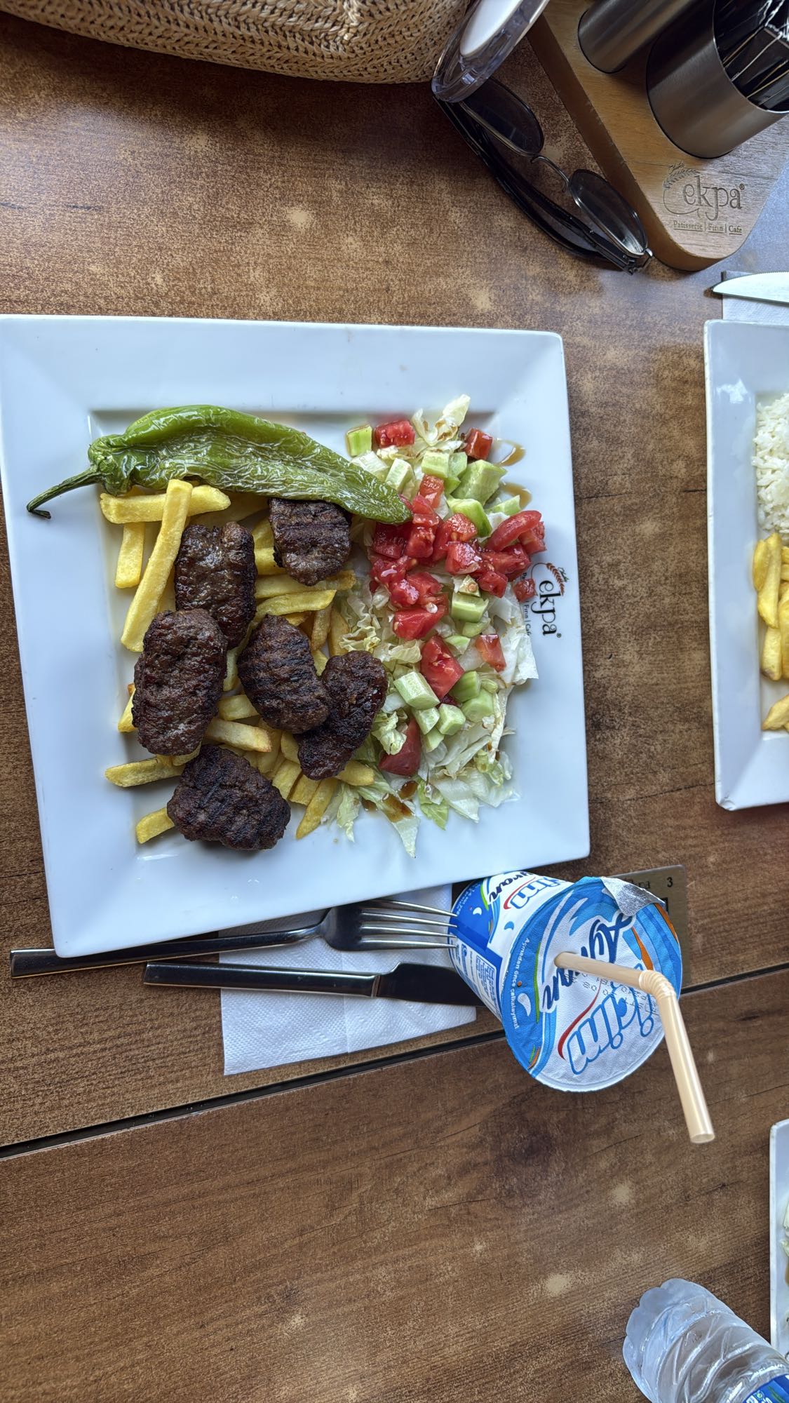 Köfte patates salata