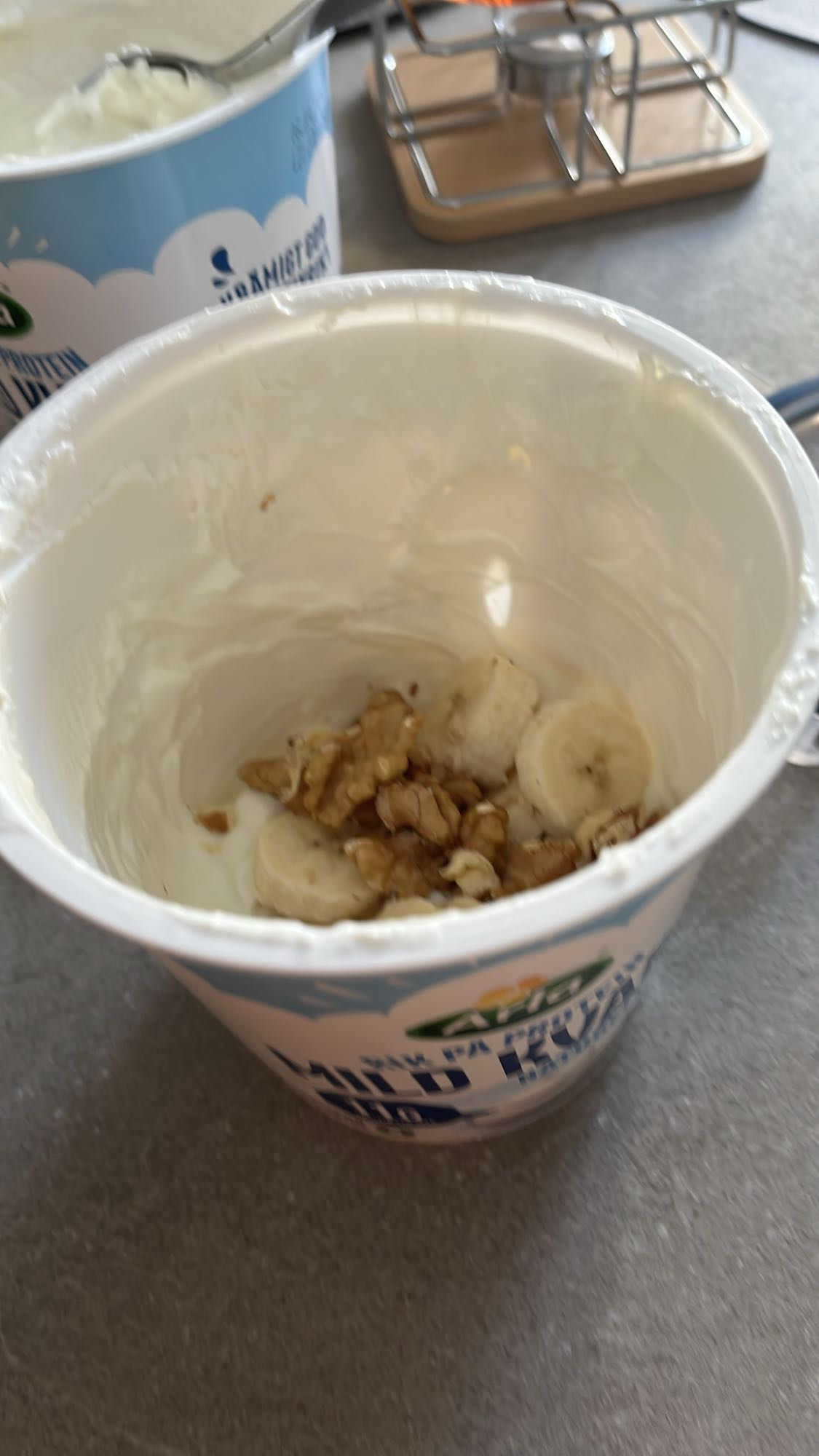 Kvarg med banan och valnöt