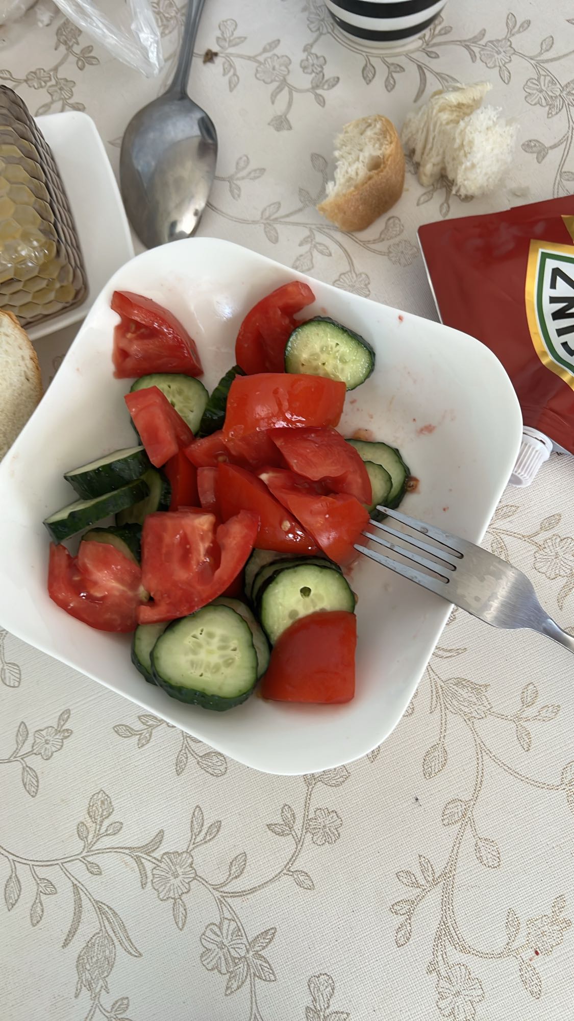 Салат из огурца и томата