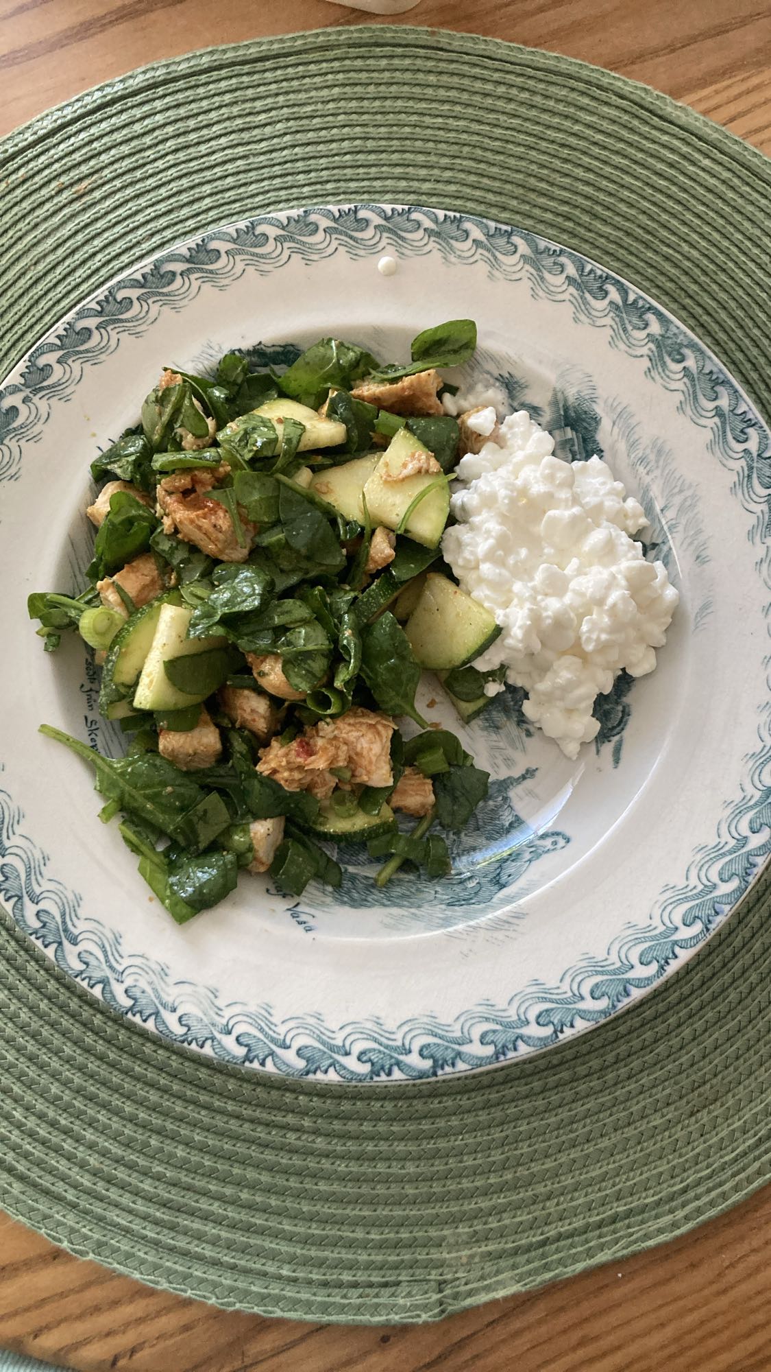 Kycklingsallad med keso