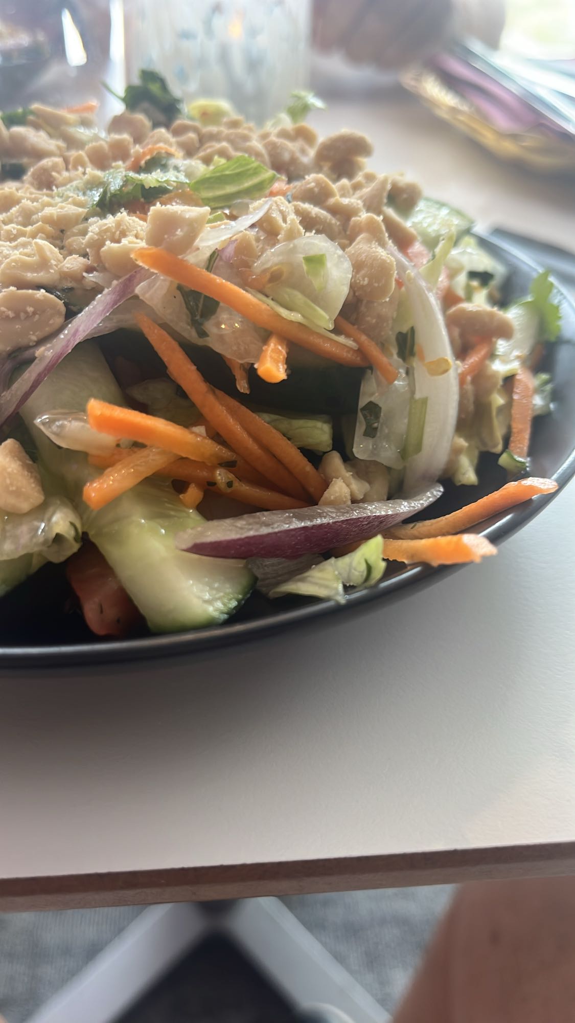 Kycklingsallad med jordnötter