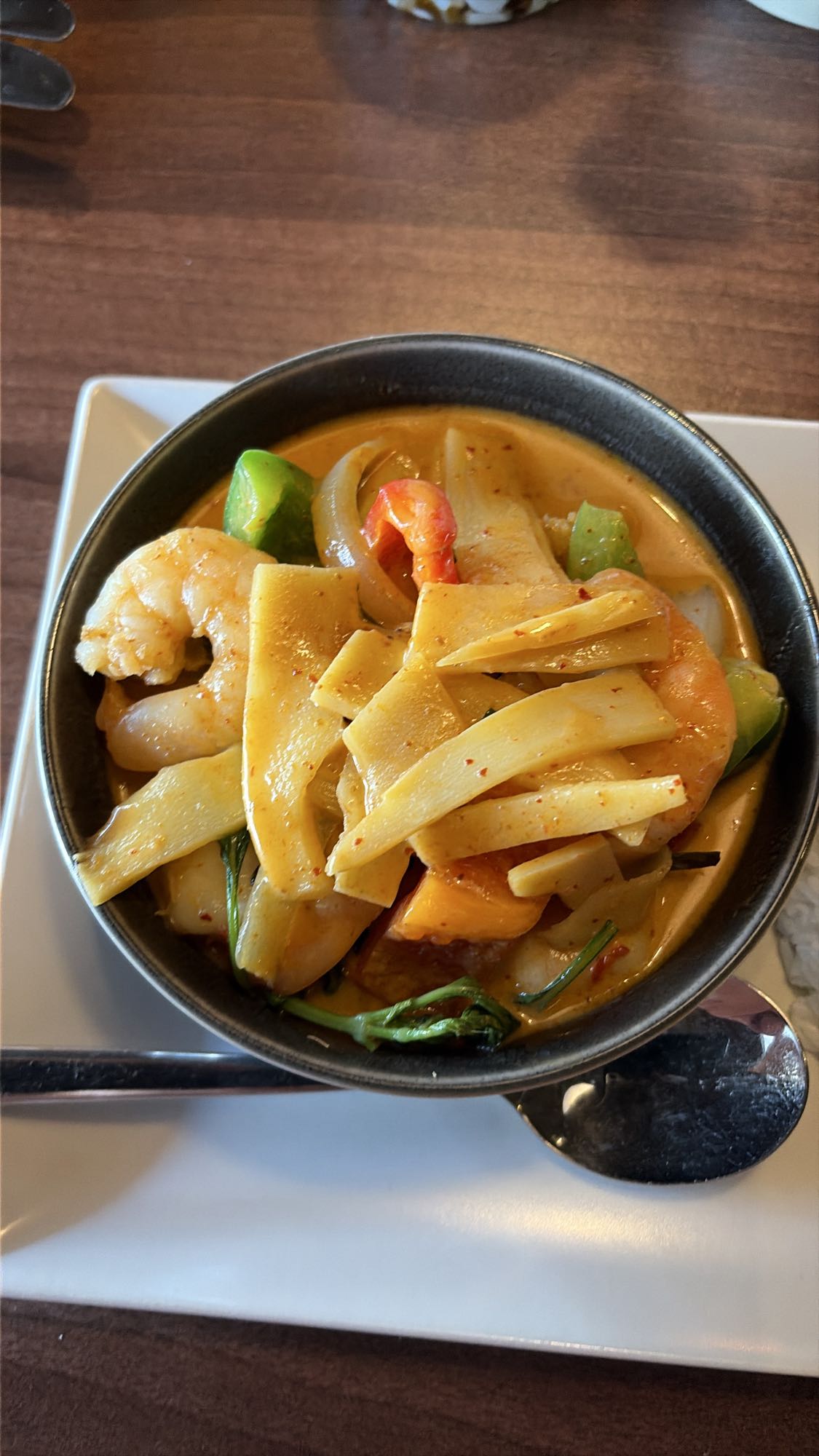 Röd curry med räkor