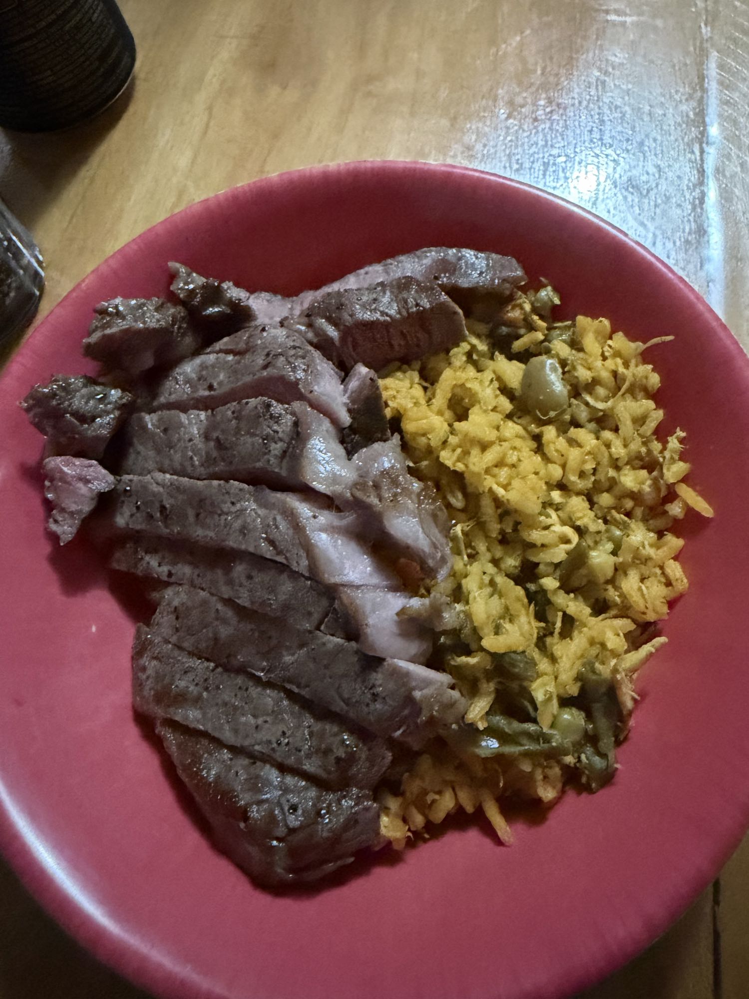 carne con arroz amarillo