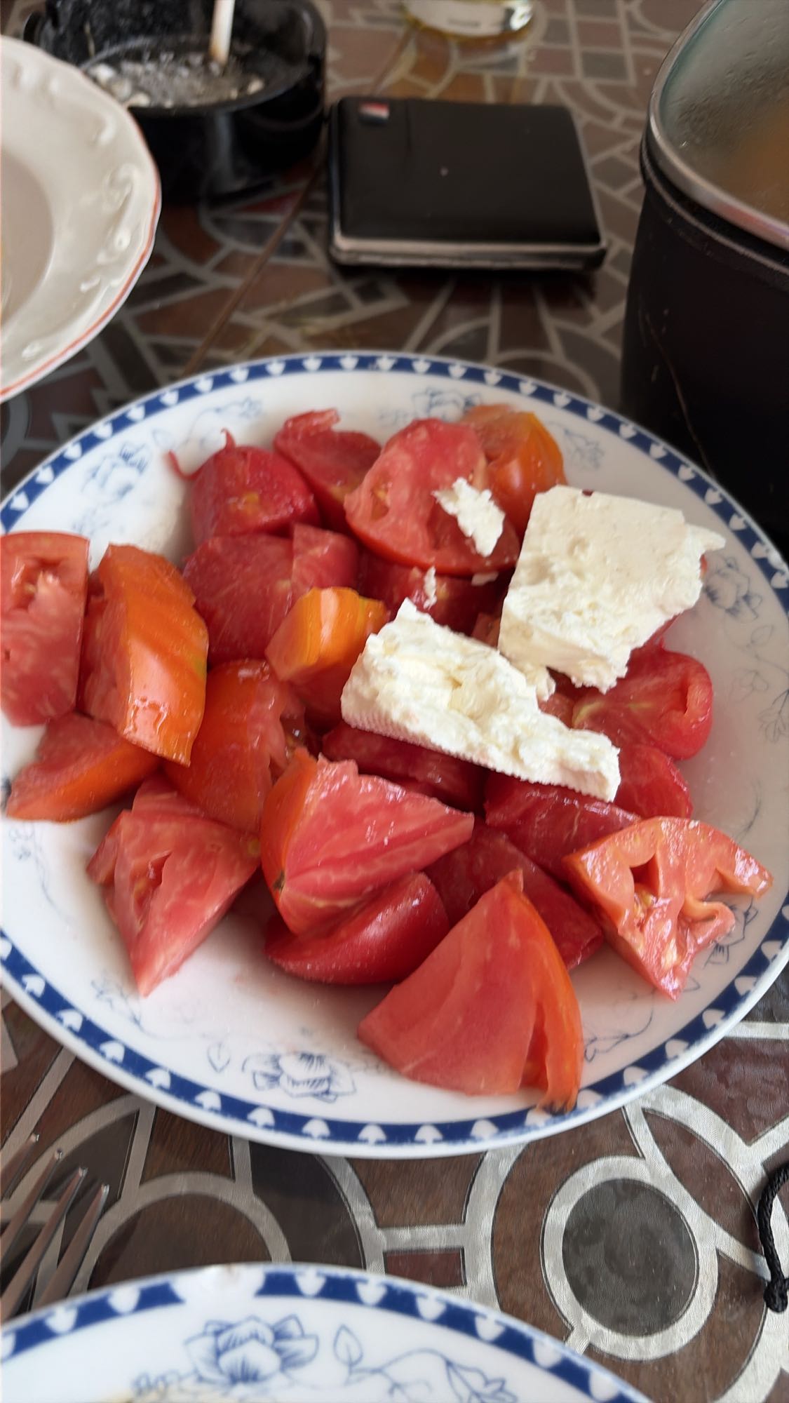 Салата с домати и сирене