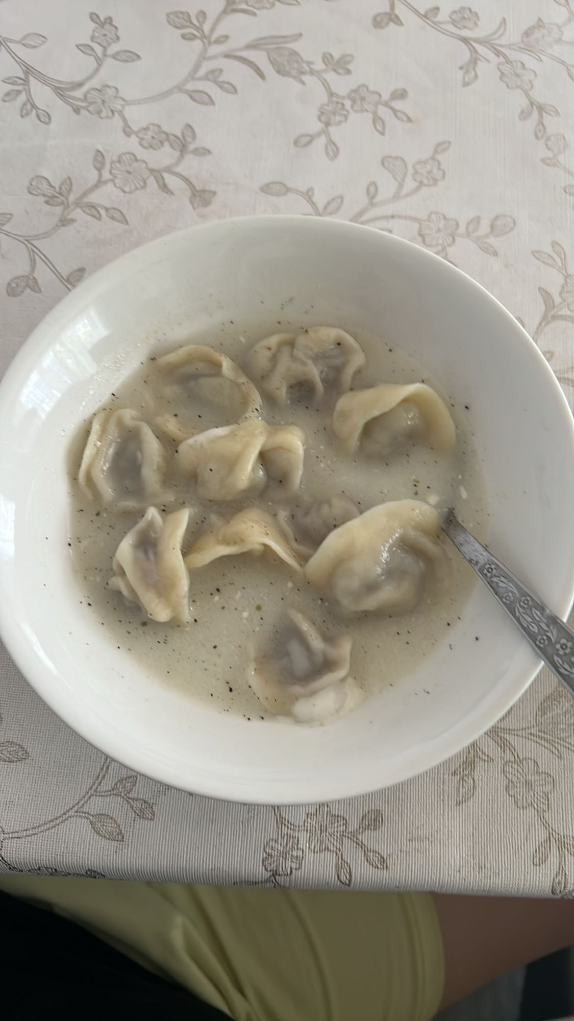 Пельмени в бульоне