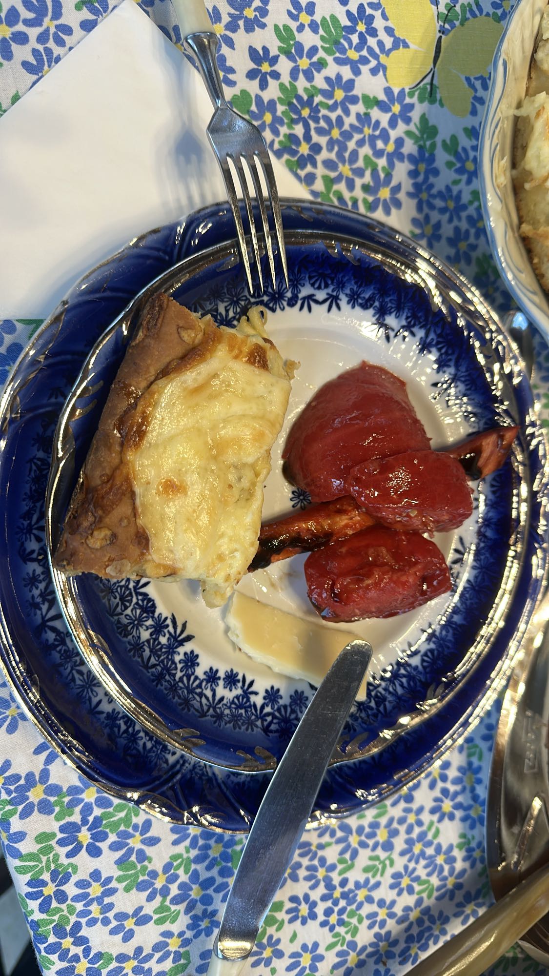 Cheesy Pie with Tomatoes