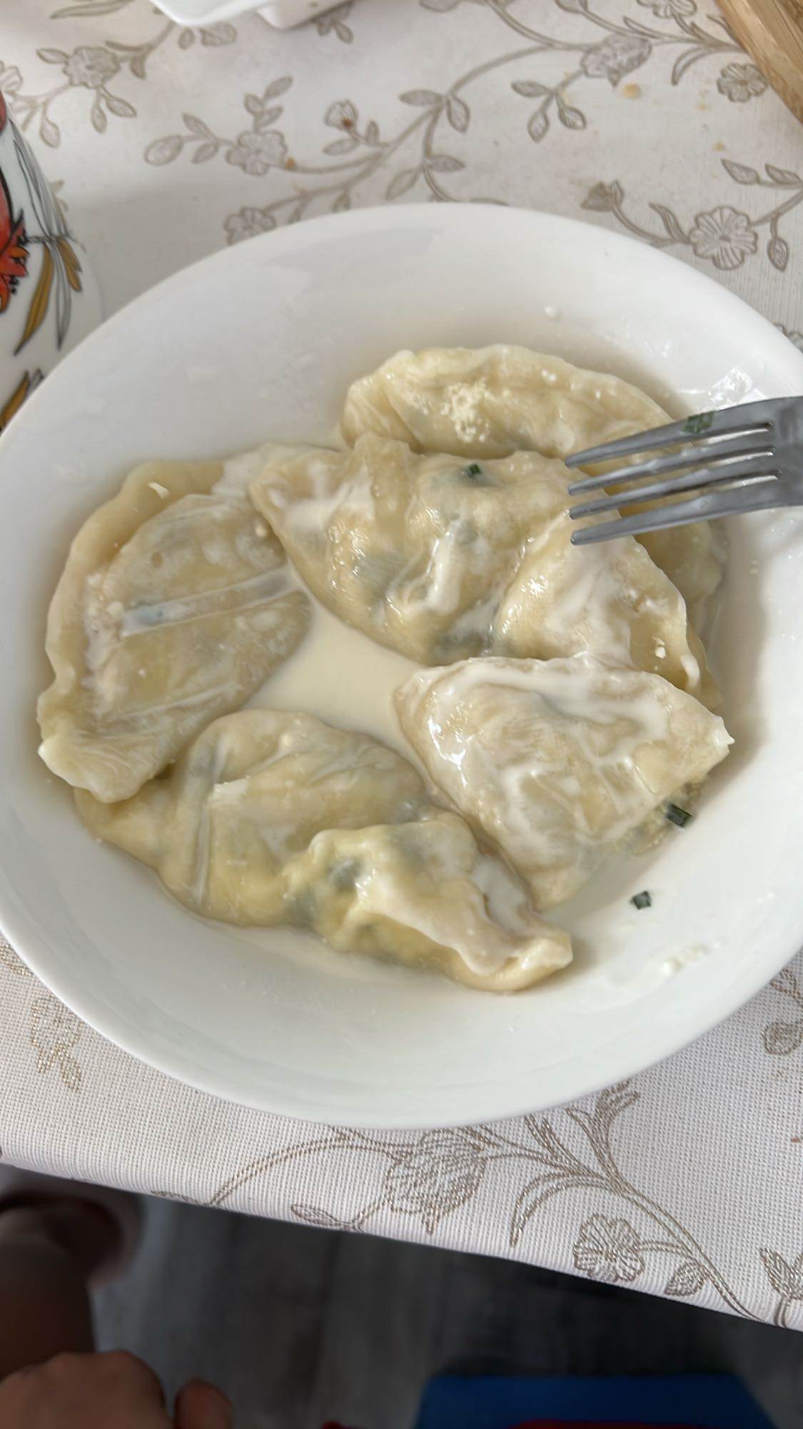 Вареники со сметаной