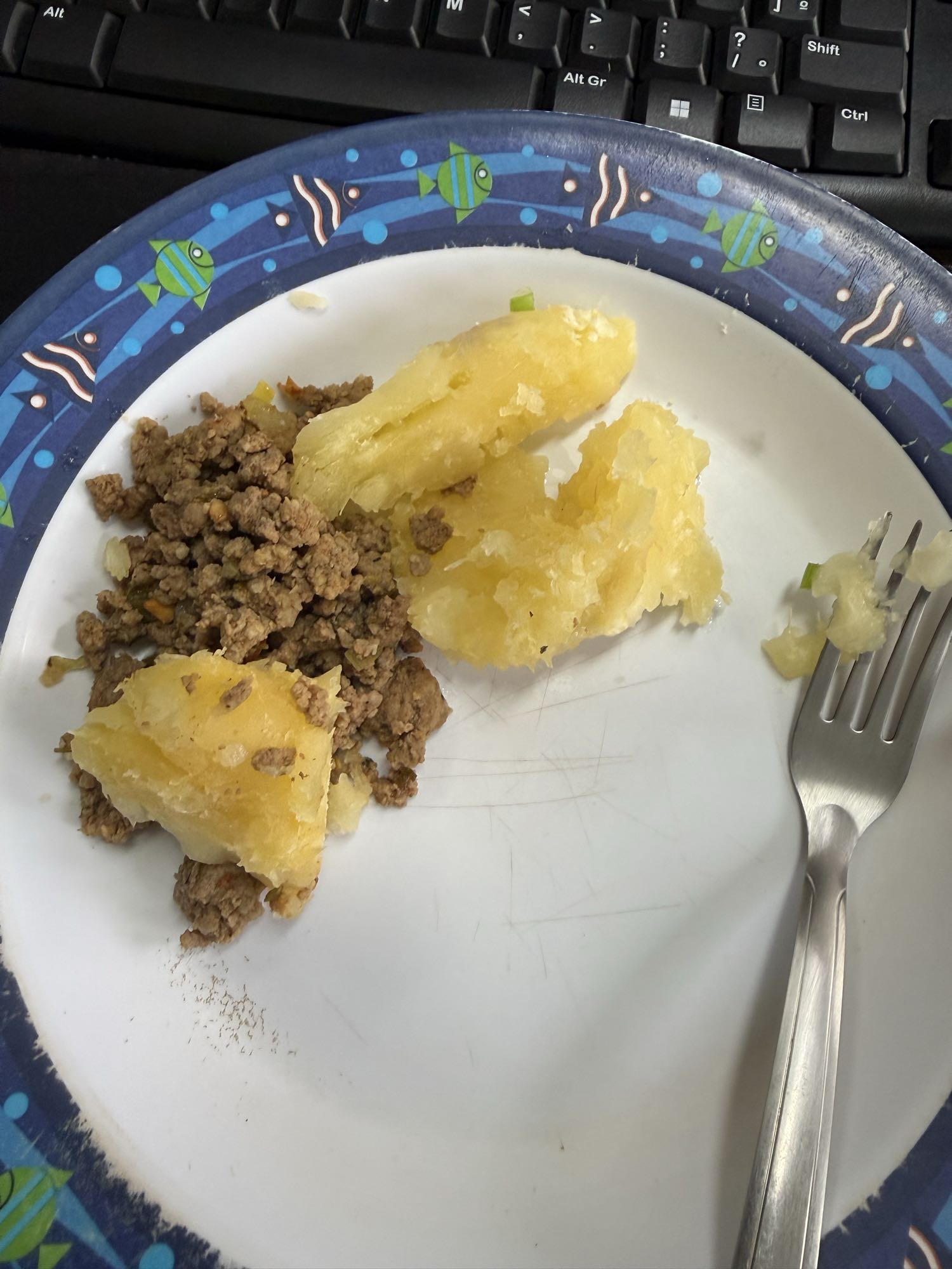 mandioca com carne moída
