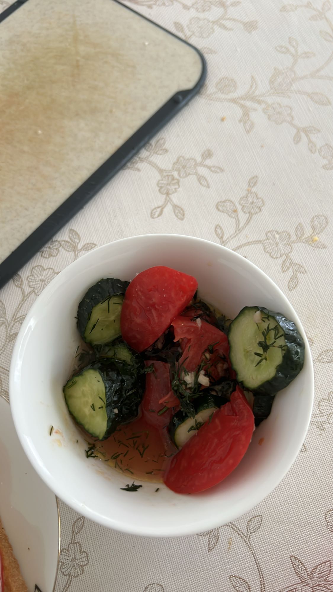 Салат из огурца и томата