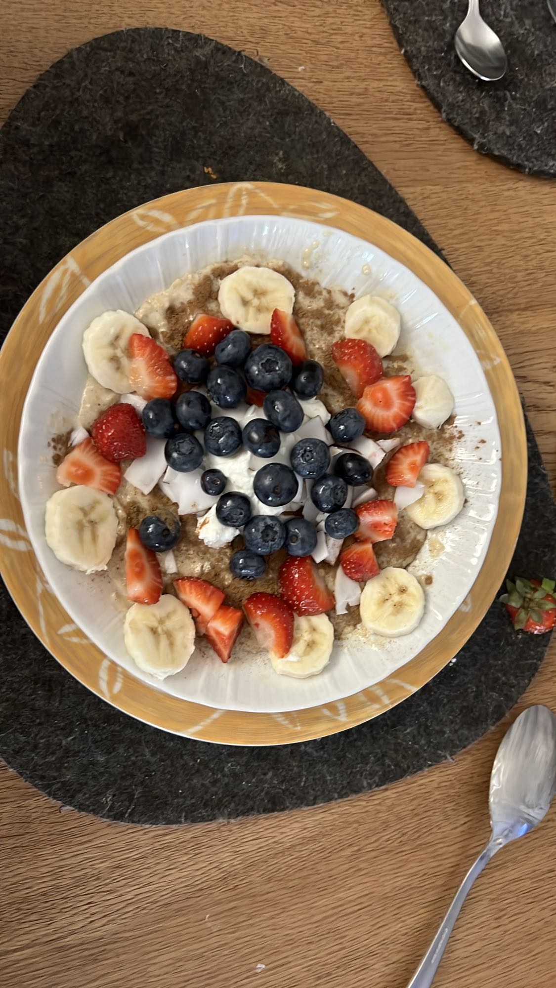 Porridge con frutta