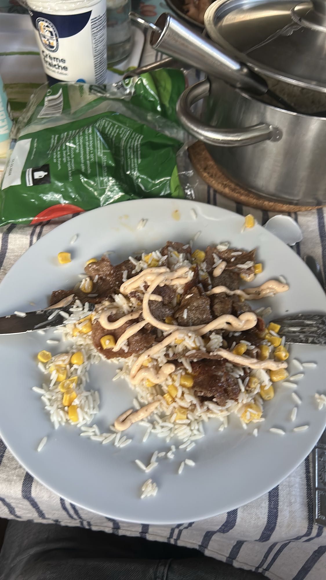 Ris med nötkött och majs