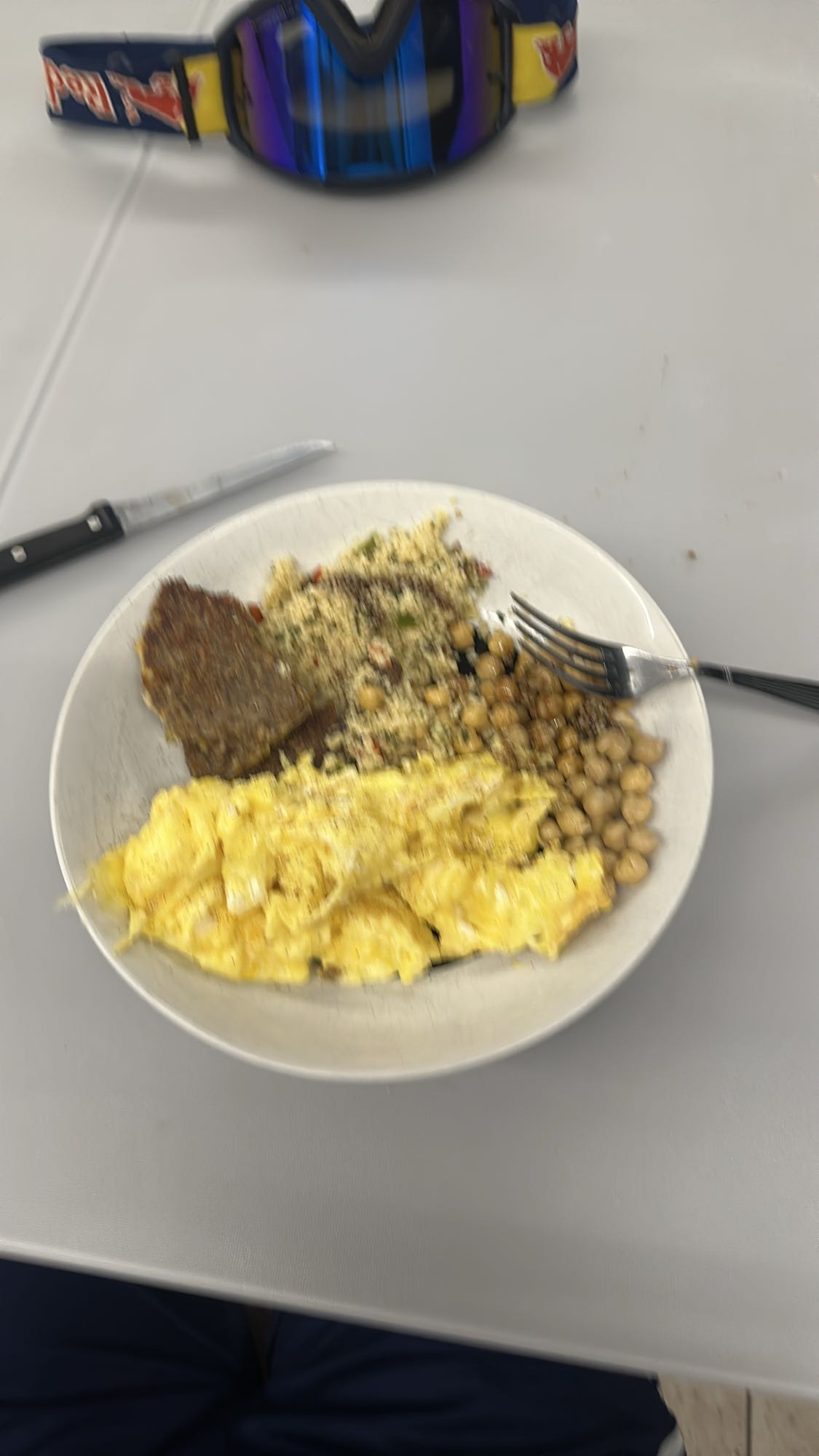 Omelette pois chiches et steak végétal chèvre miel