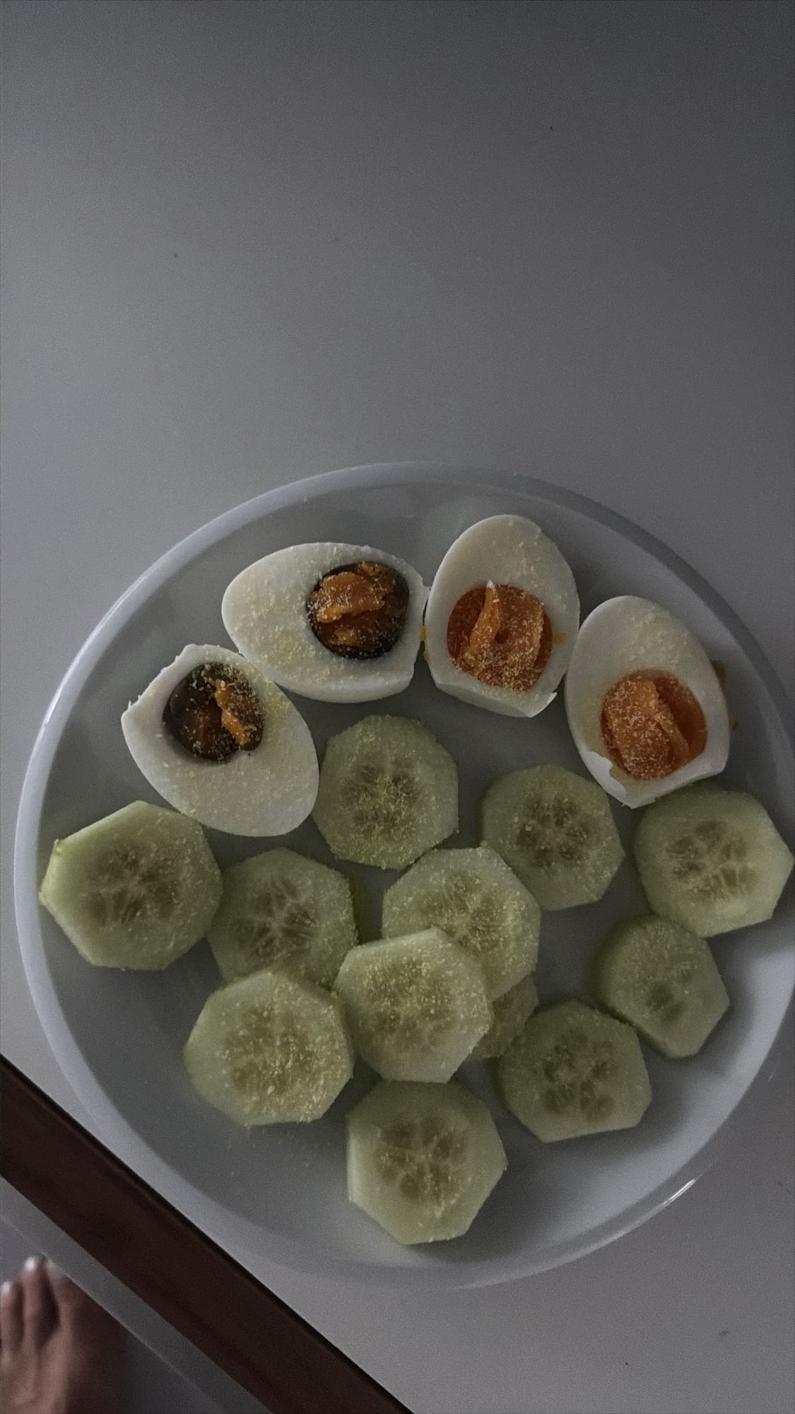 Eier mit Gurke