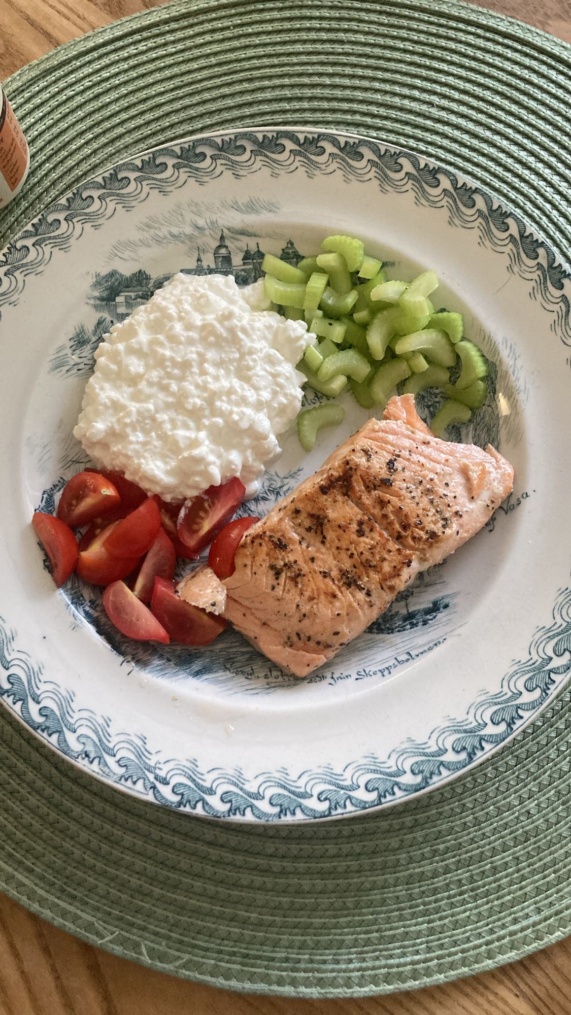 Lax med keso och grönsaker