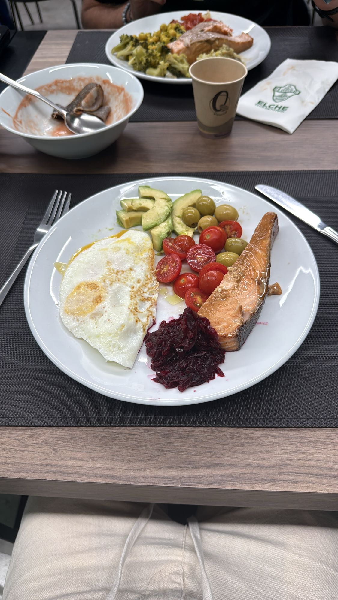 salmón con huevo